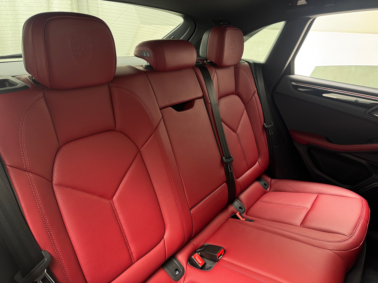Thumbnail: 2025 Porsche Macan - 6