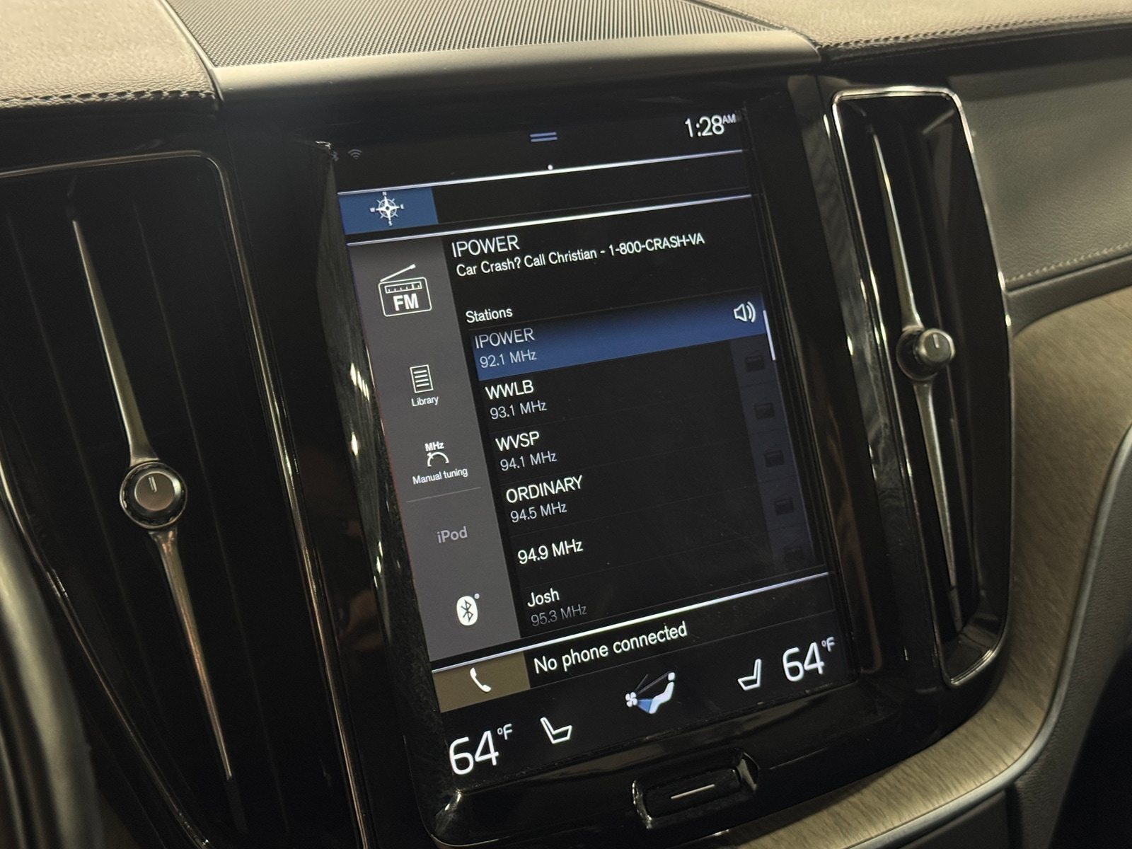 Thumbnail: 2018 Volvo XC60 - 3