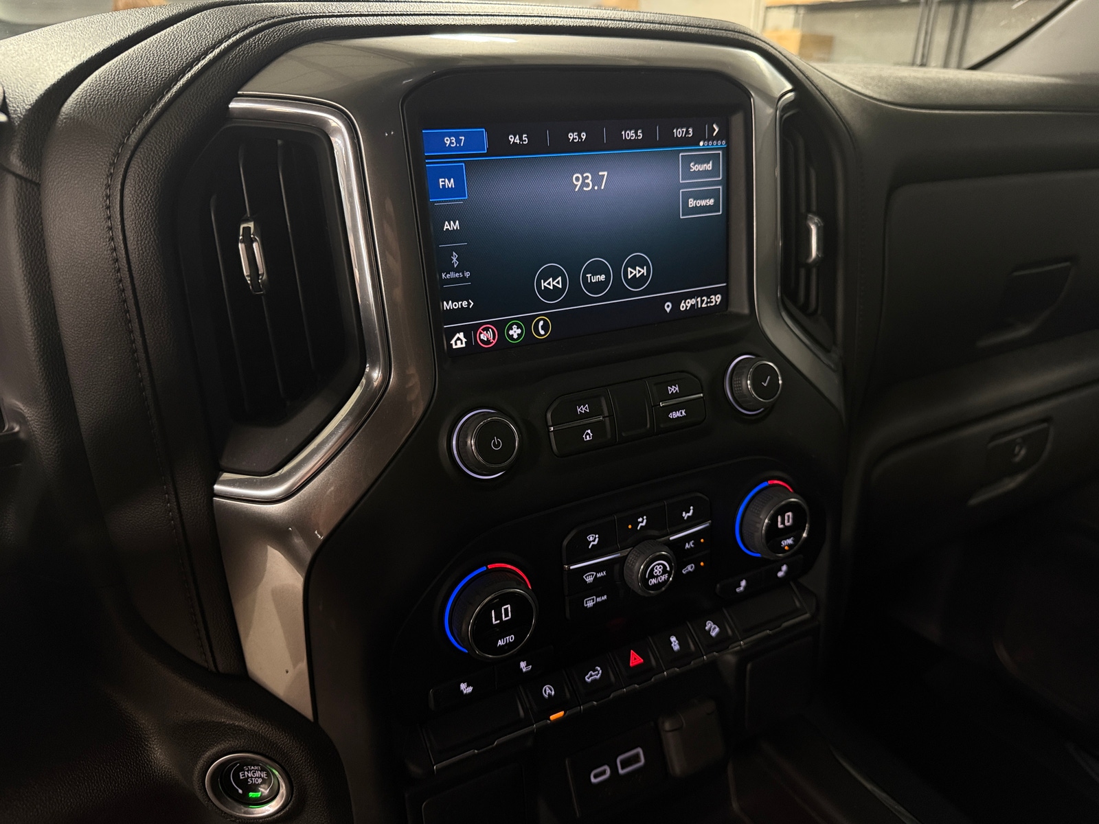 Thumbnail: 2022 Chevrolet Silverado 1500 - 4