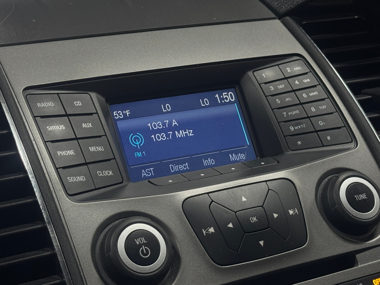 Thumbnail: 2015 Ford Taurus - 4