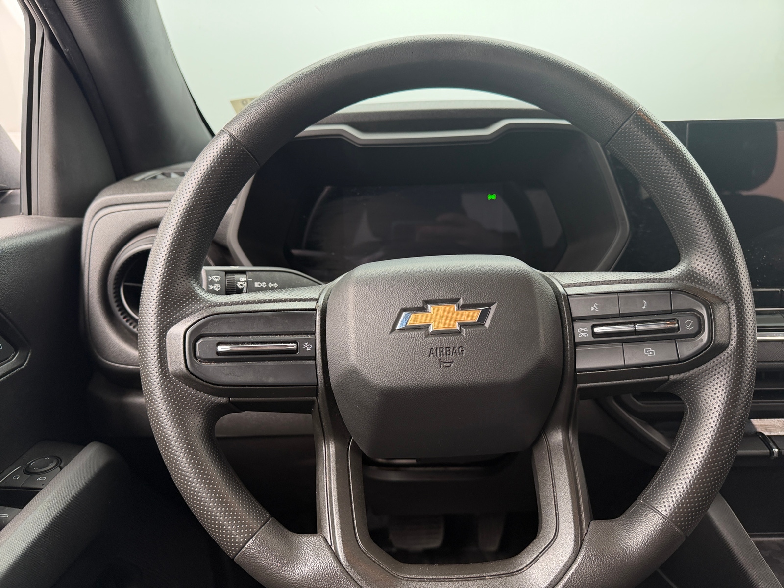 Thumbnail: 2023 Chevrolet Colorado - 5