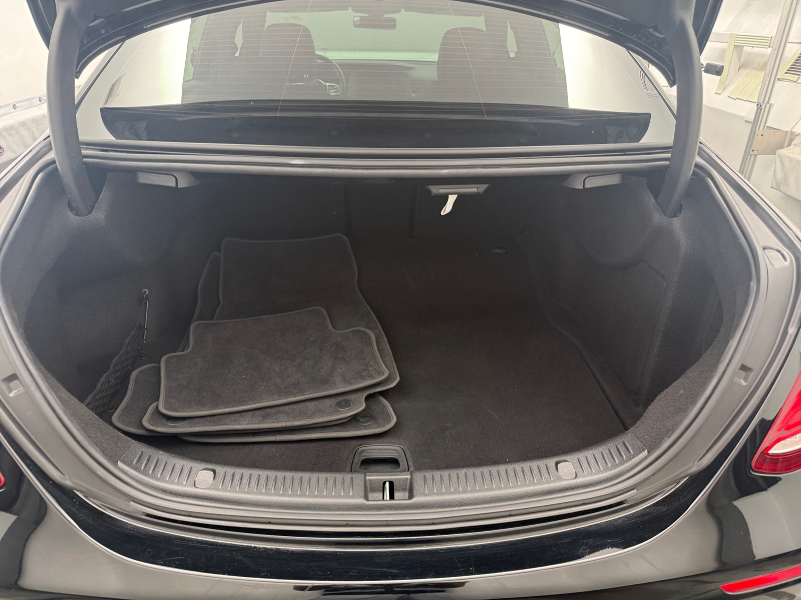 Thumbnail: 2020 Mercedes-Benz E-Class - 6