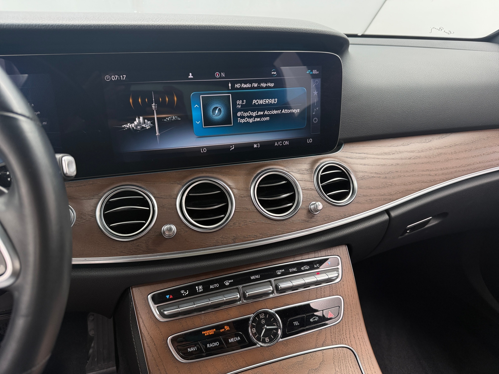 Thumbnail: 2020 Mercedes-Benz E-Class - 3