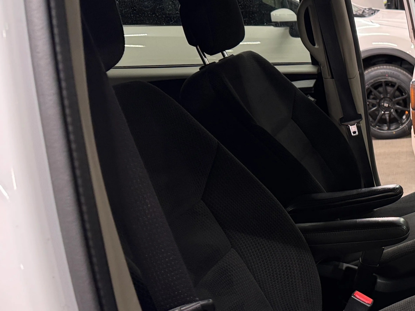 Thumbnail: 2018 Dodge Grand Caravan - 2