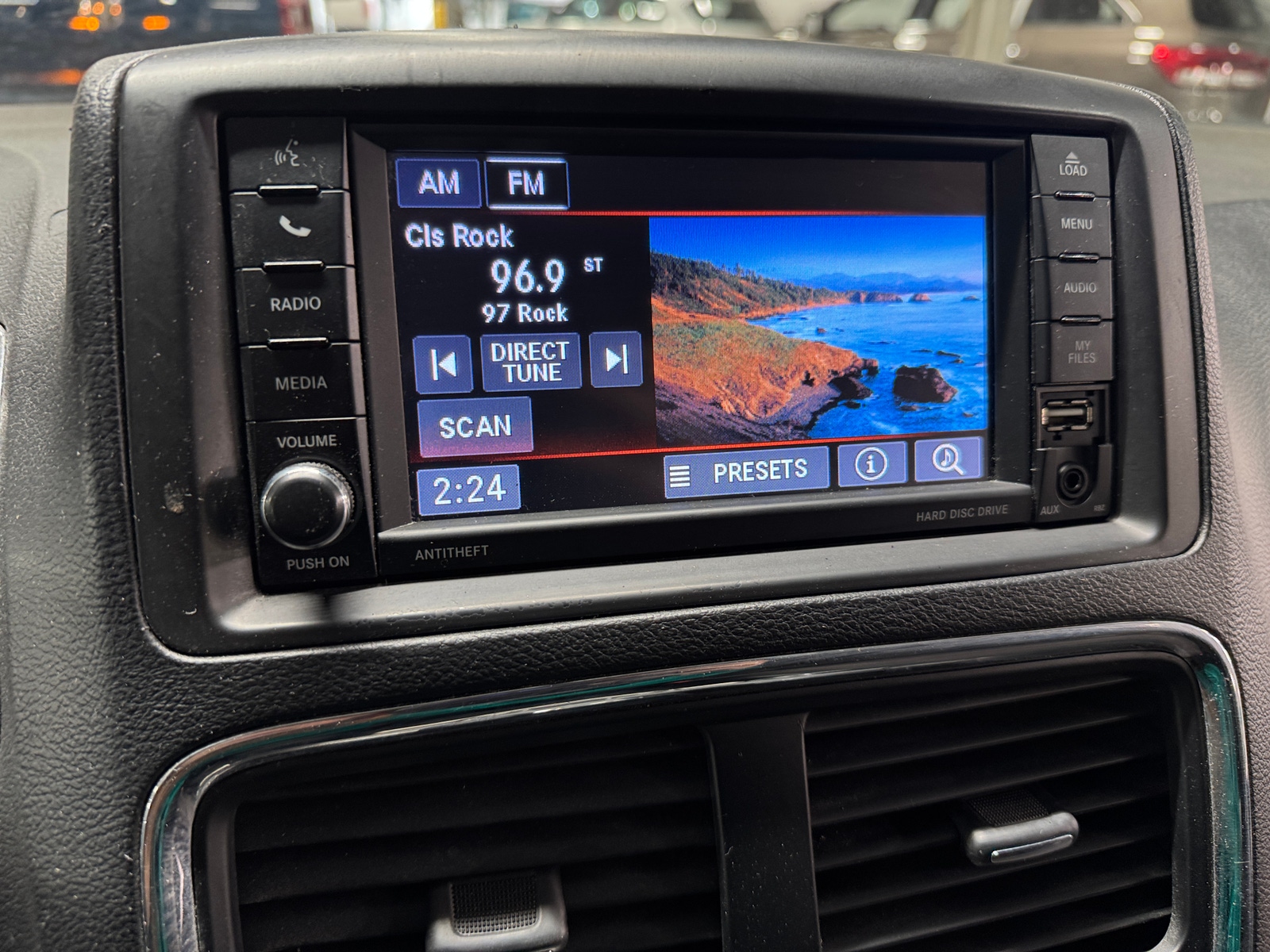 Thumbnail: 2018 Dodge Grand Caravan - 4