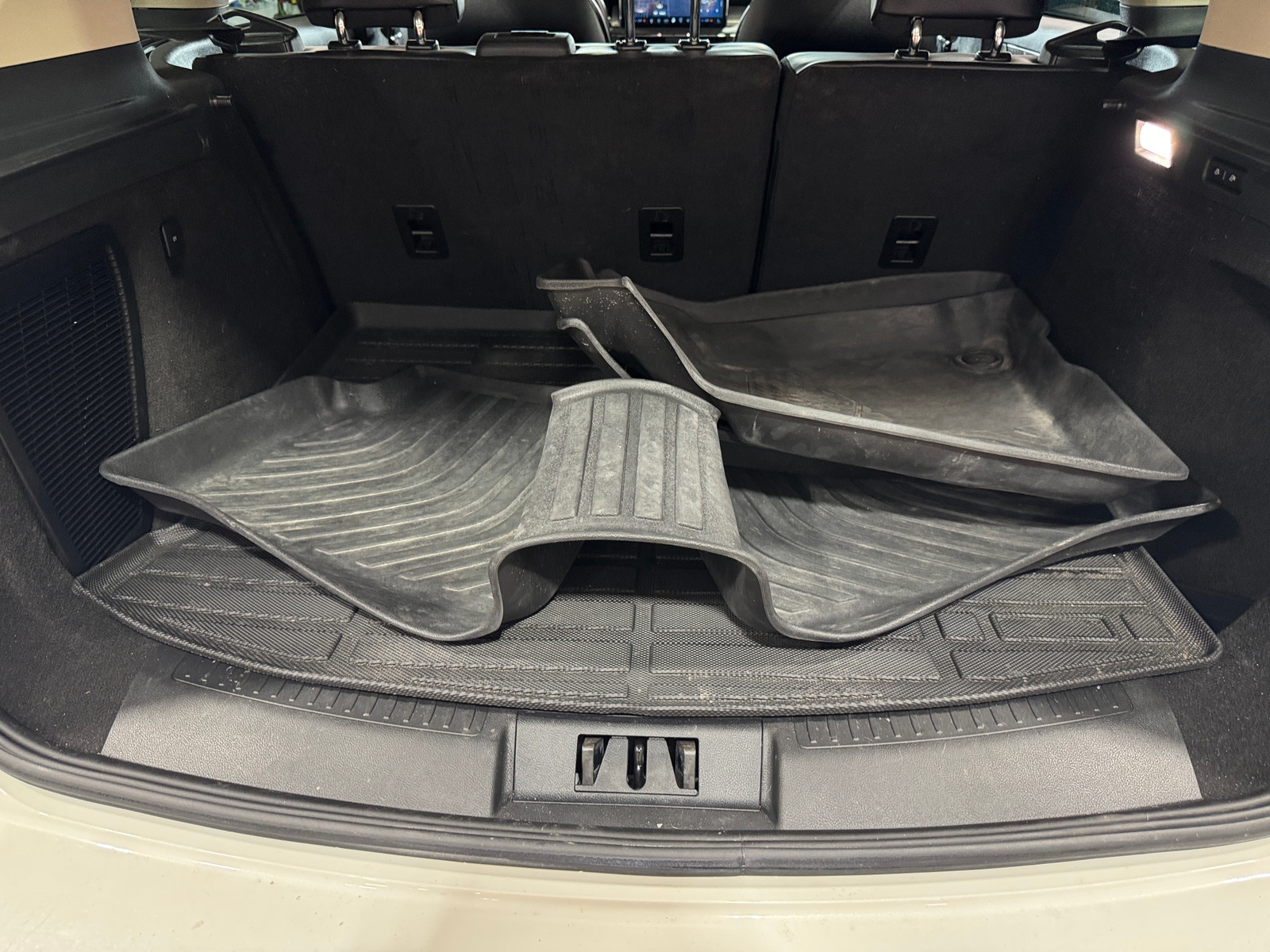 Thumbnail: 2023 Lincoln Corsair - 6