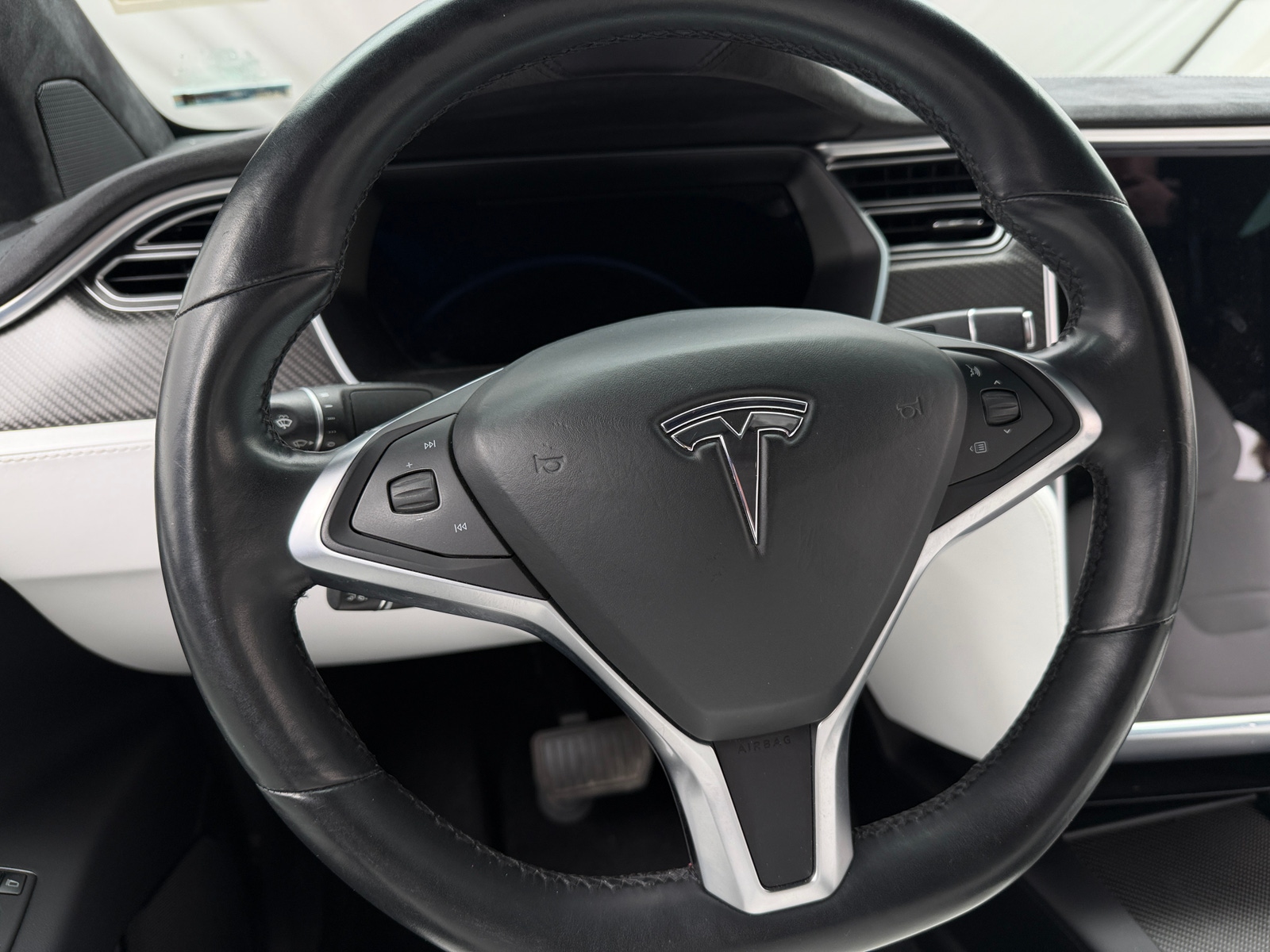 Thumbnail: 2017 Tesla Model X - 4