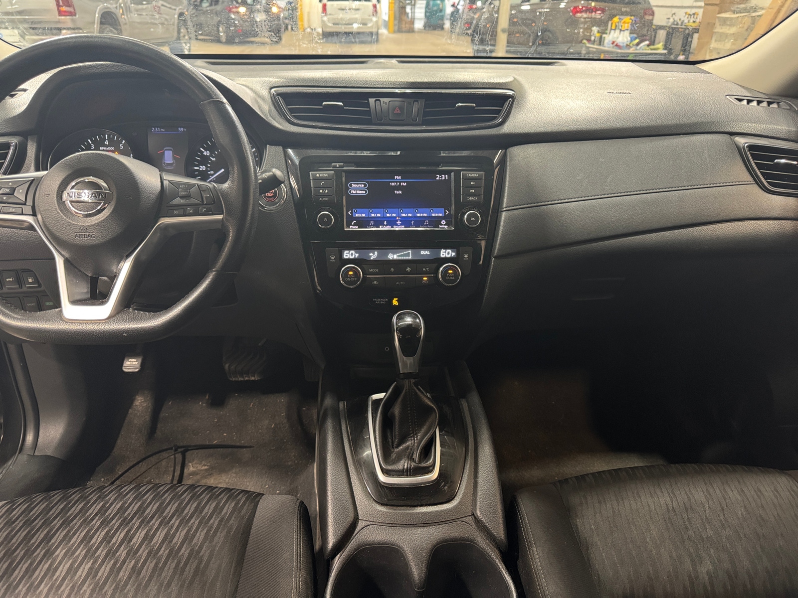 Thumbnail: 2019 Nissan Rogue - 3