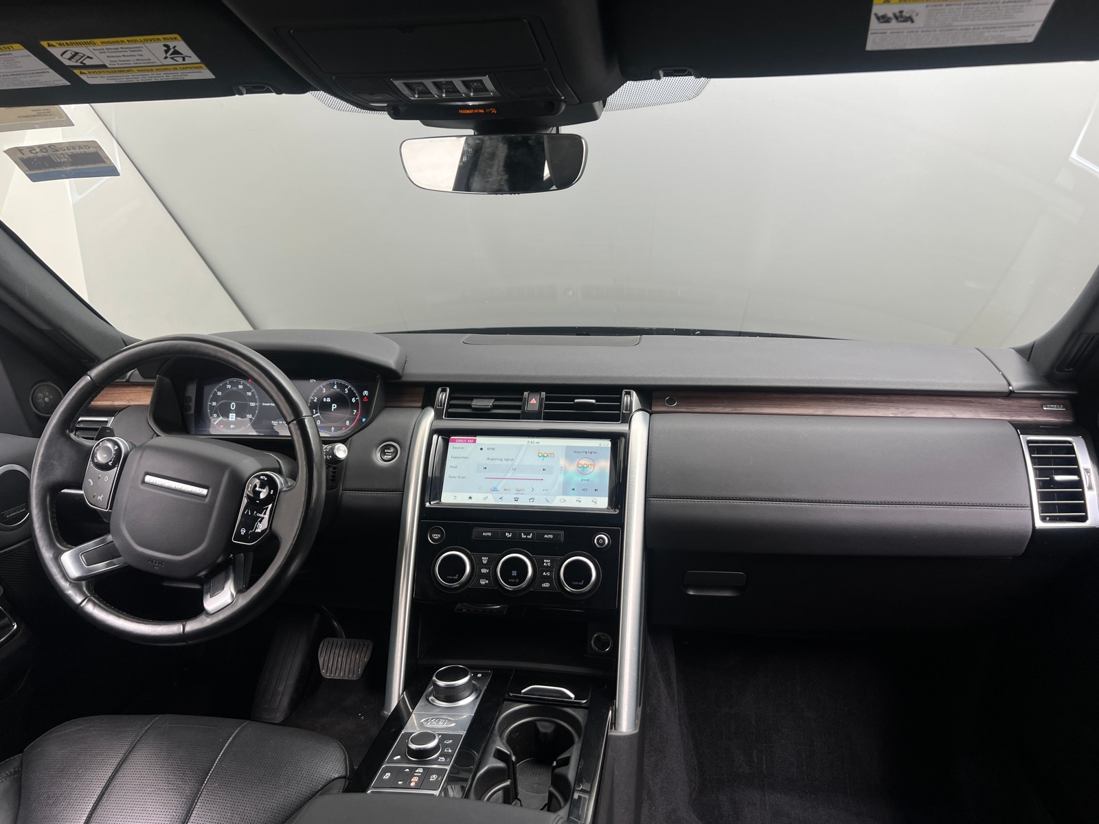 Thumbnail: 2019 Land Rover Discovery - 2