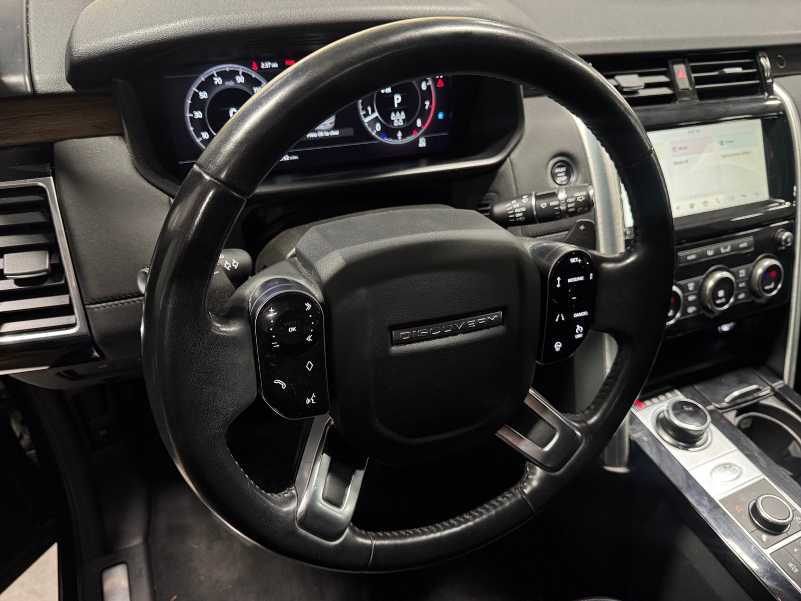 Thumbnail: 2019 Land Rover Discovery - 4