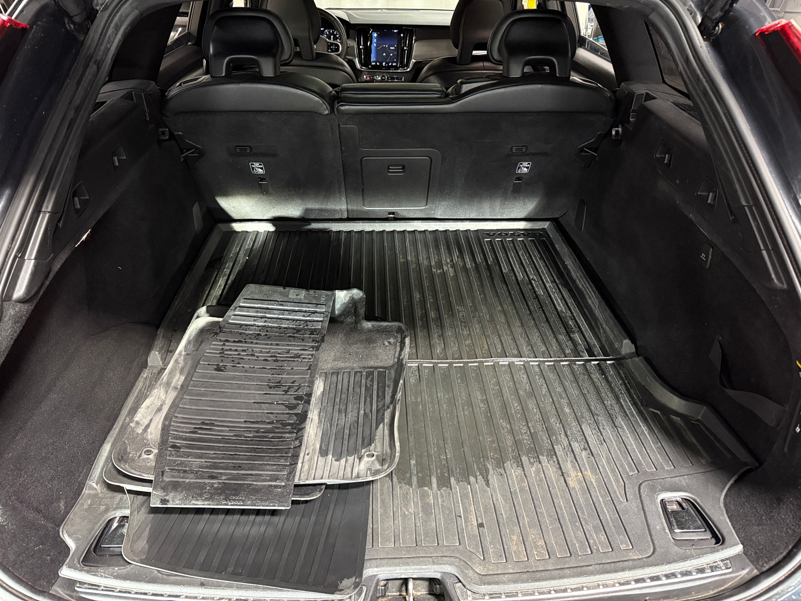 Thumbnail: 2018 Volvo V90 - 6