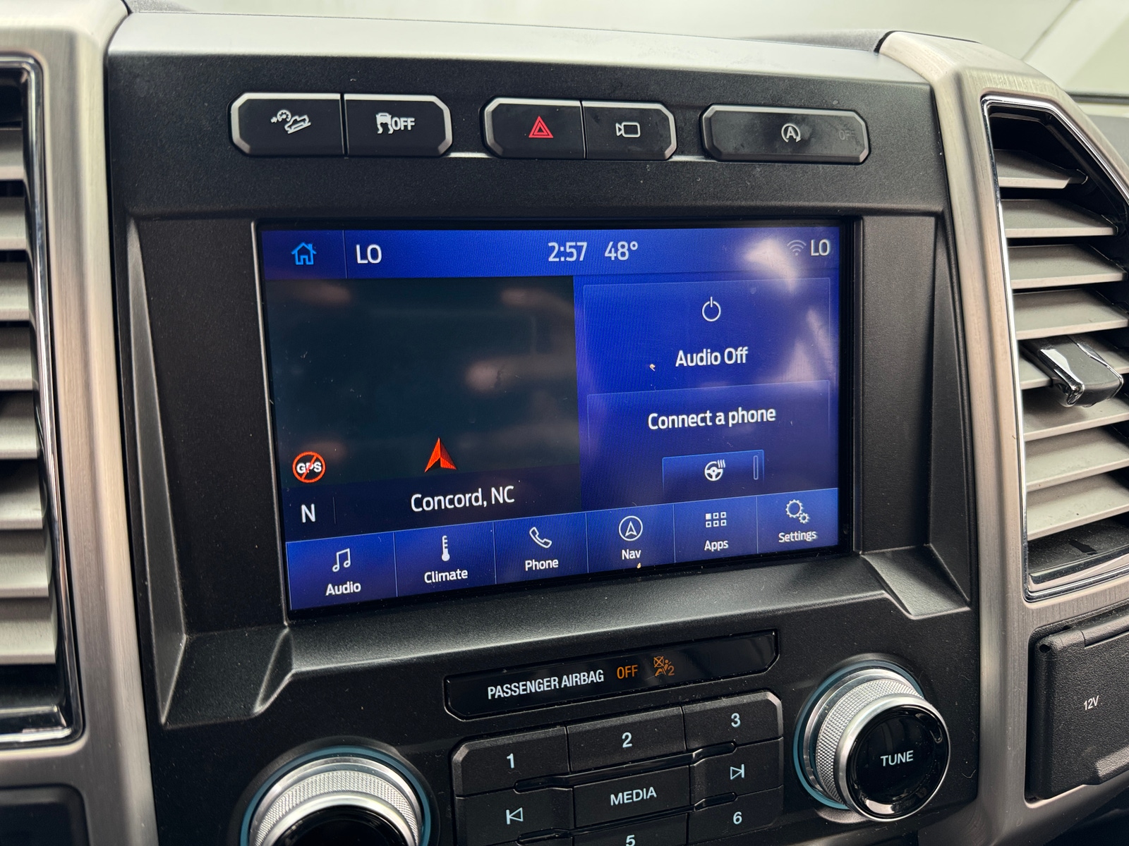 Thumbnail: 2019 Ford Econoline - 3