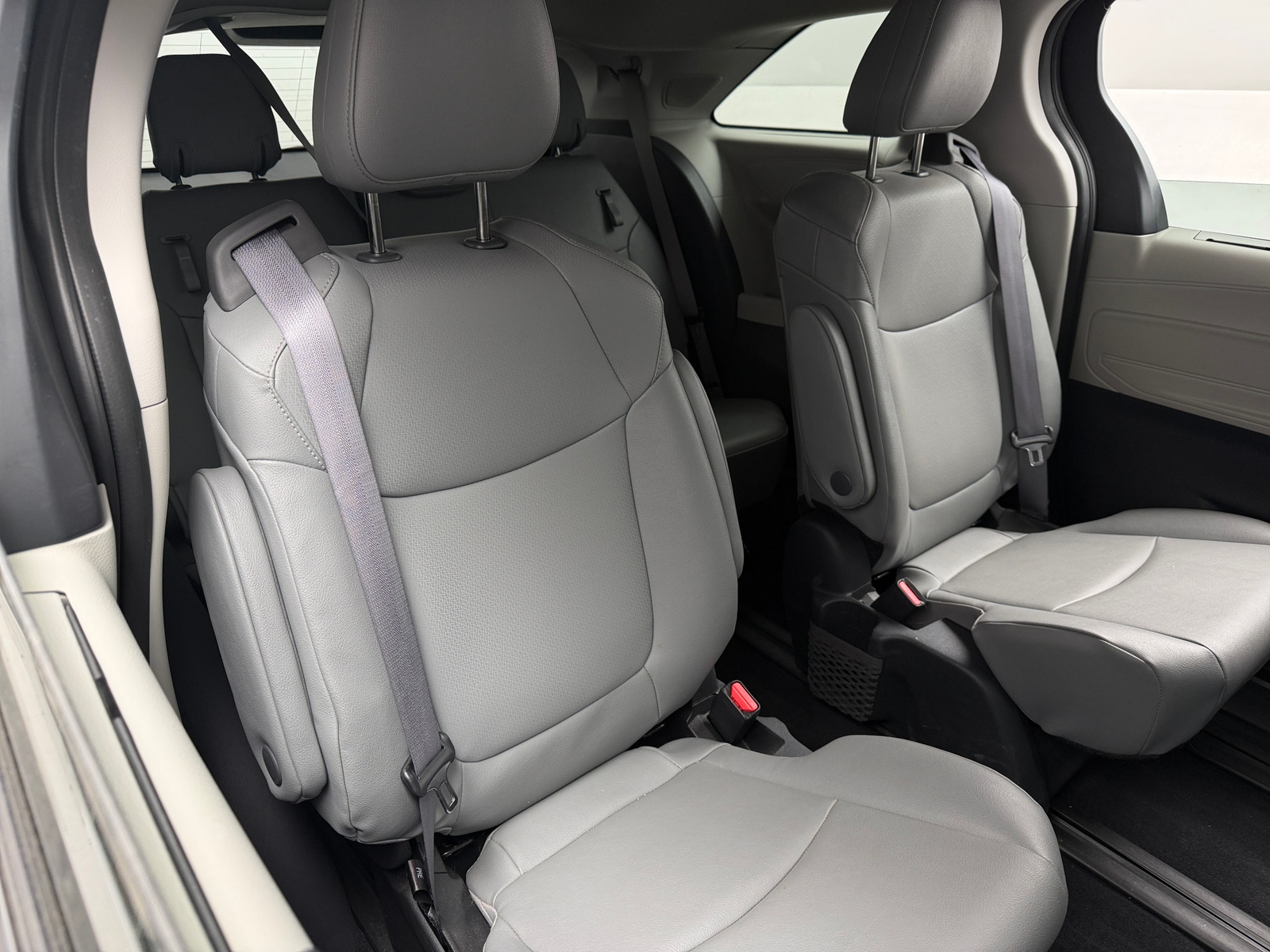 Thumbnail: 2024 Toyota Sienna - 5