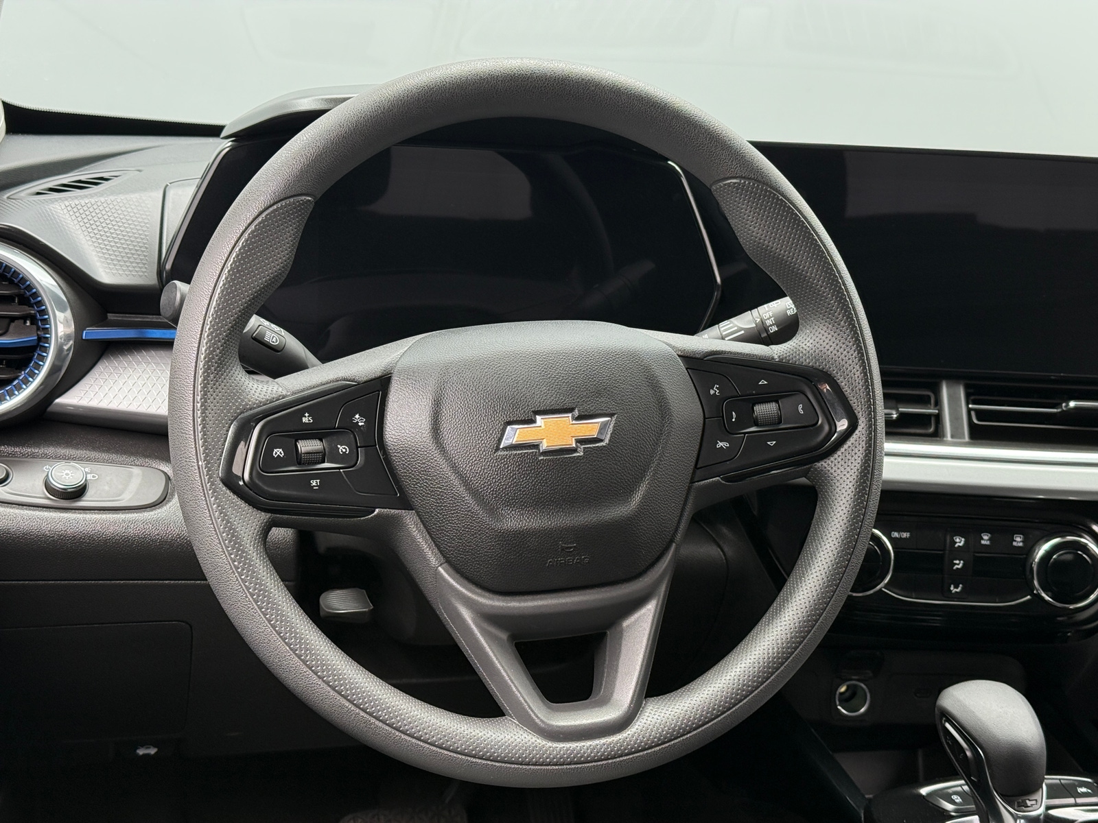 Thumbnail: 2025 Chevrolet Trax - 5