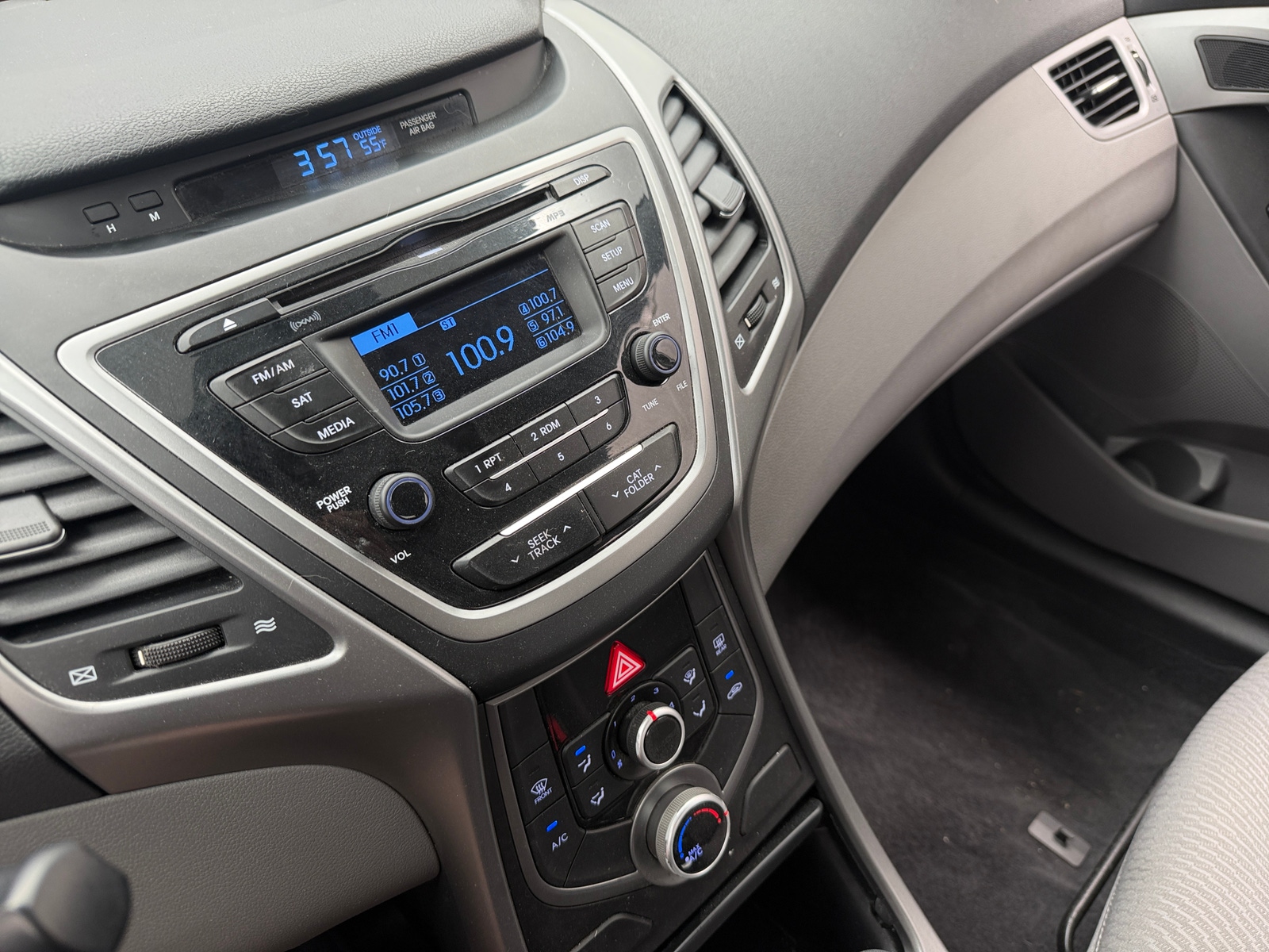 Thumbnail: 2016 Hyundai Elantra - 4