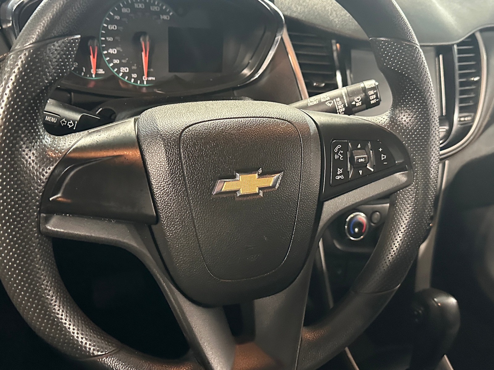 Thumbnail: 2017 Chevrolet Trax - 5