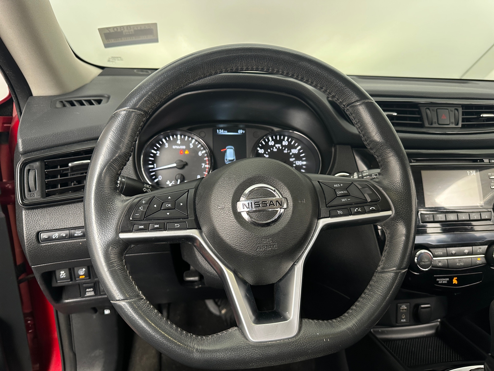 Thumbnail: 2017 Nissan Rogue - 5