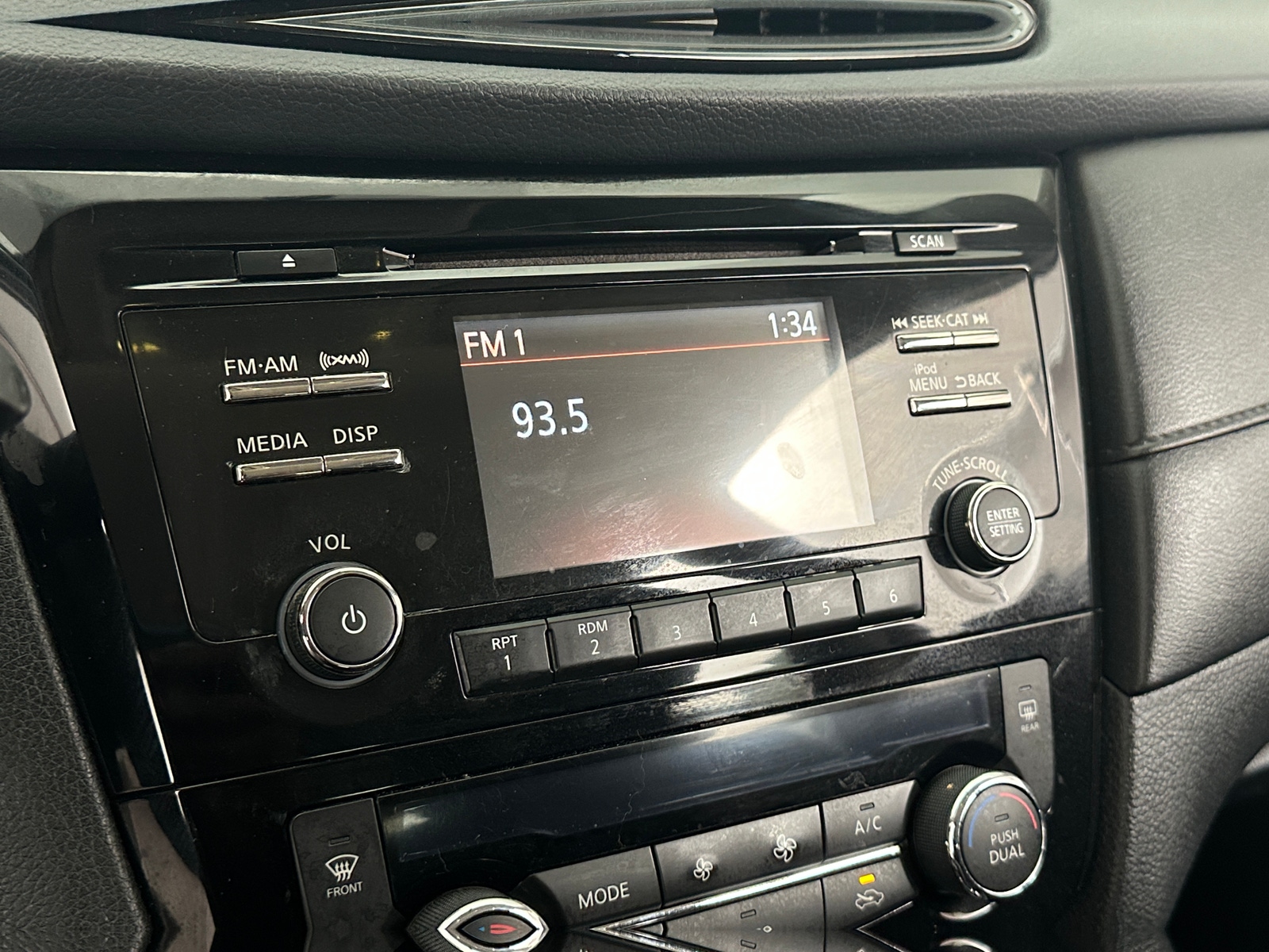 Thumbnail: 2017 Nissan Rogue - 4