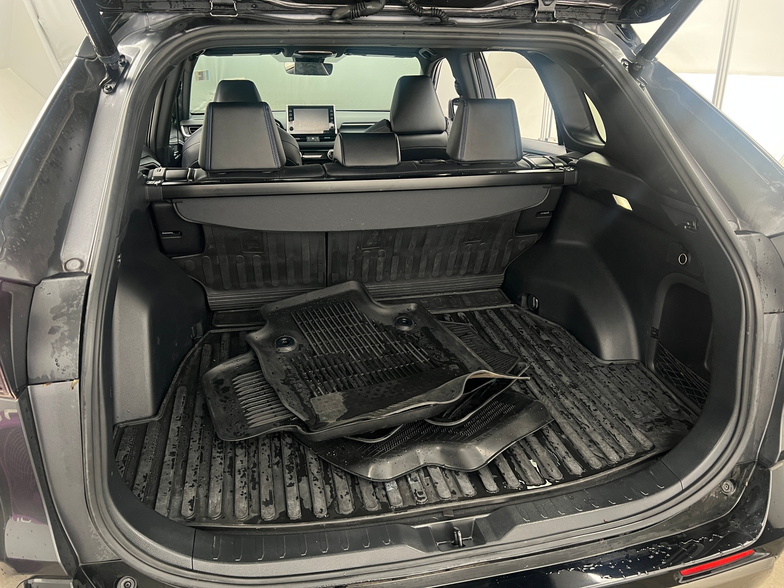 Thumbnail: 2022 Toyota RAV4 - 6