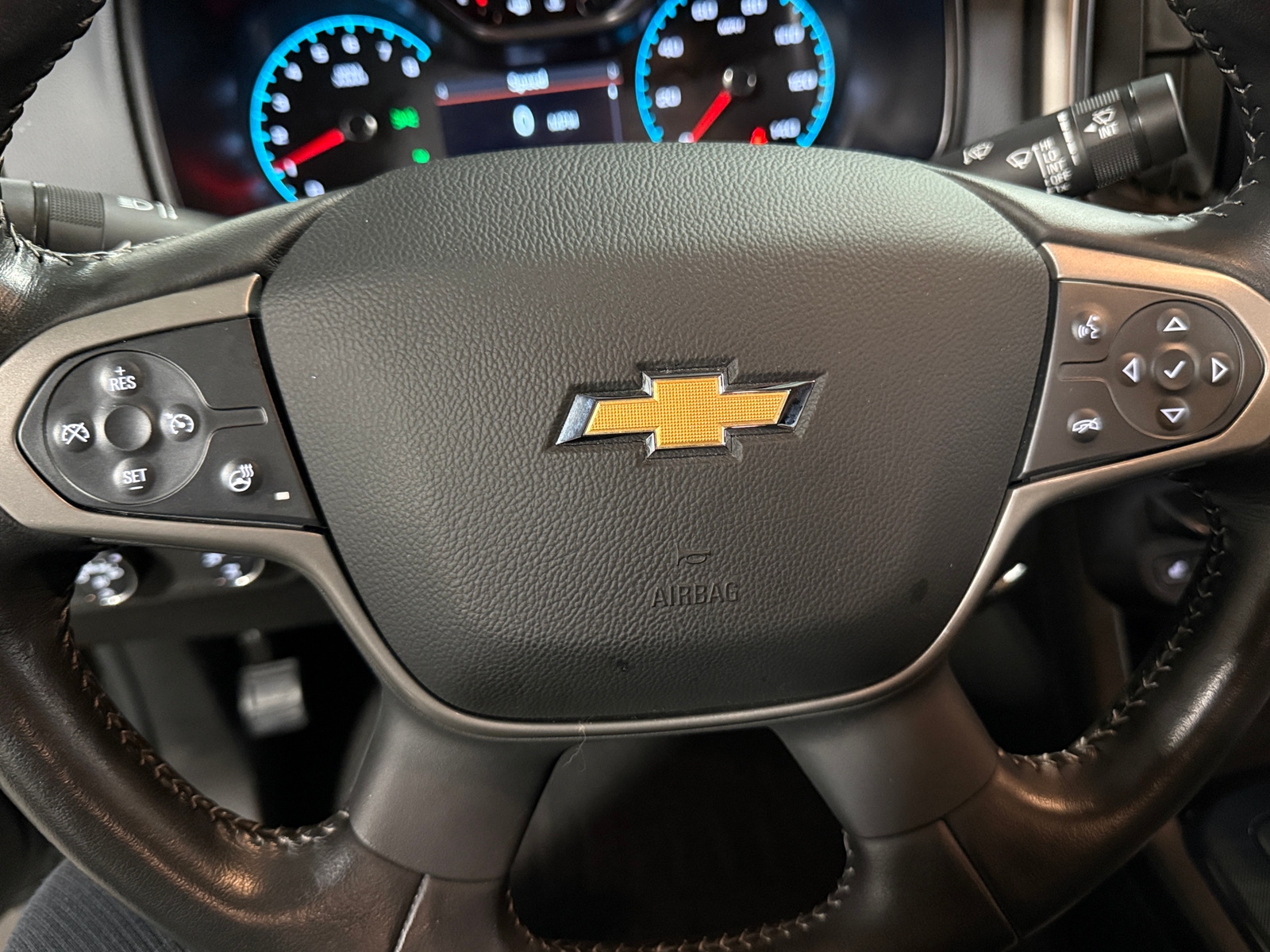 Thumbnail: 2022 Chevrolet Colorado - 4