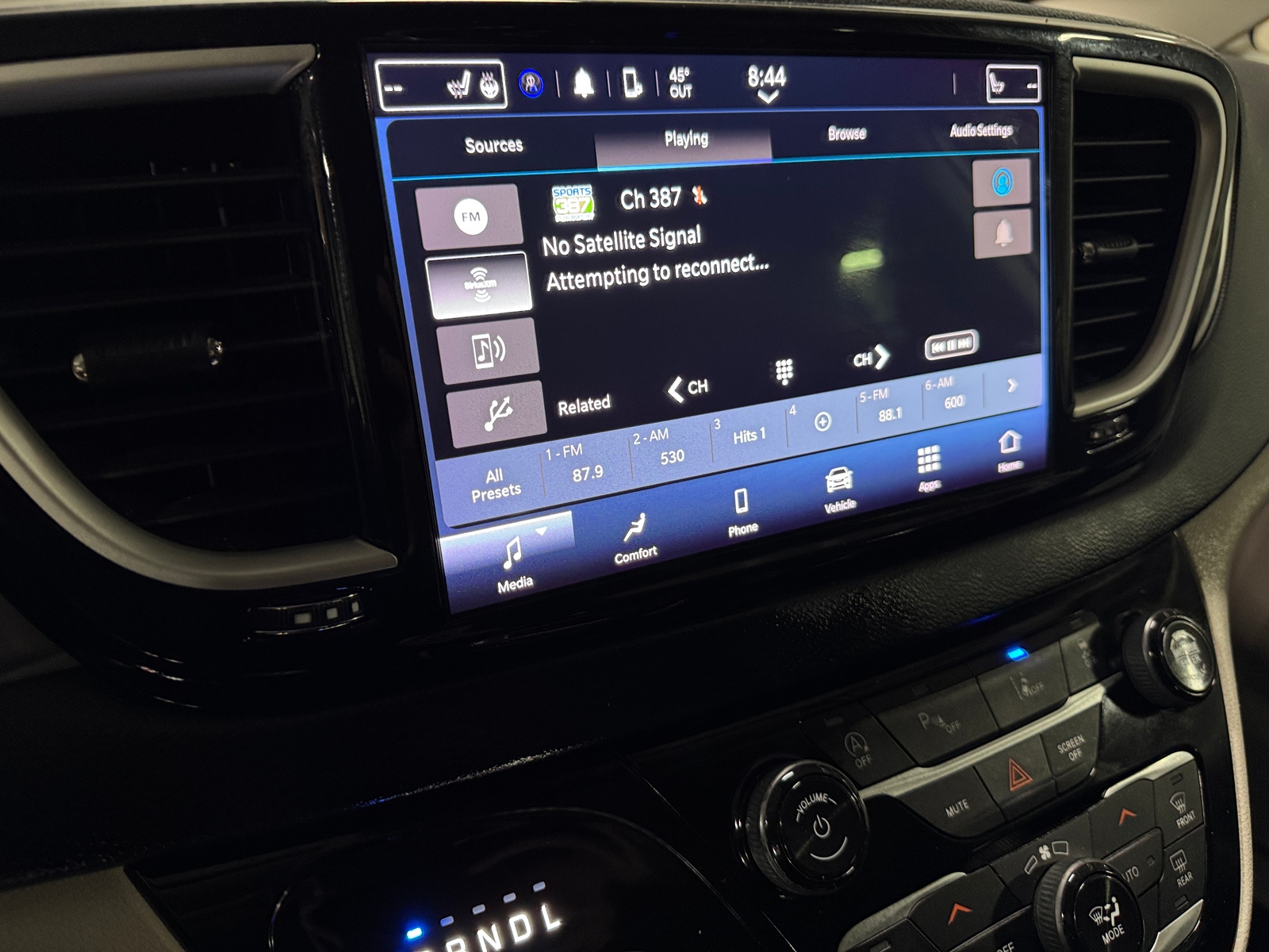 Thumbnail: 2023 Chrysler Pacifica - 3