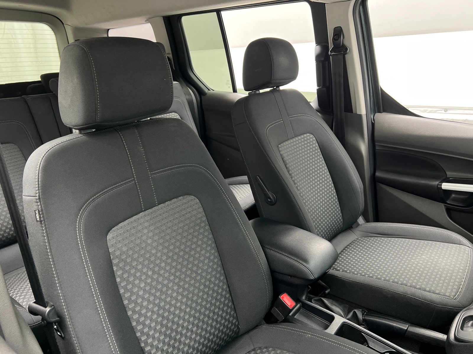 Thumbnail: 2019 Ford Transit Series - 2