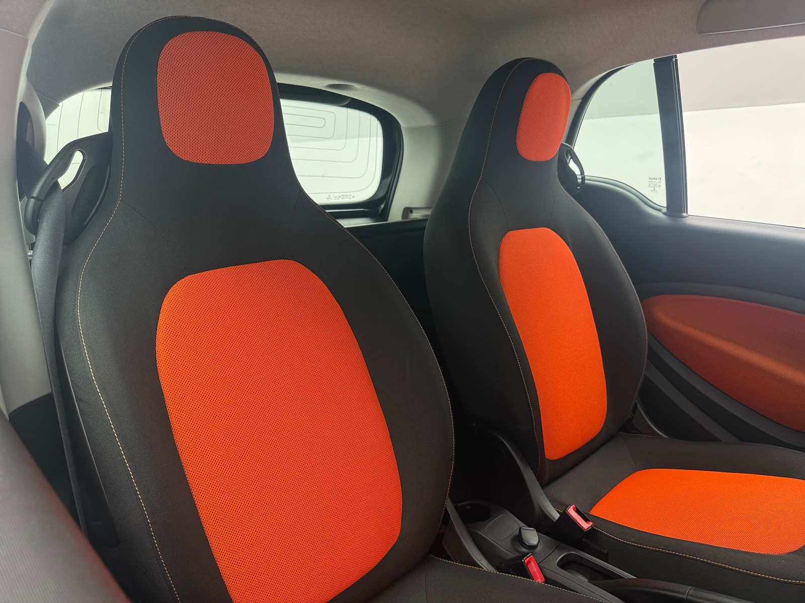 Thumbnail: 2019 smart fortwo - 2