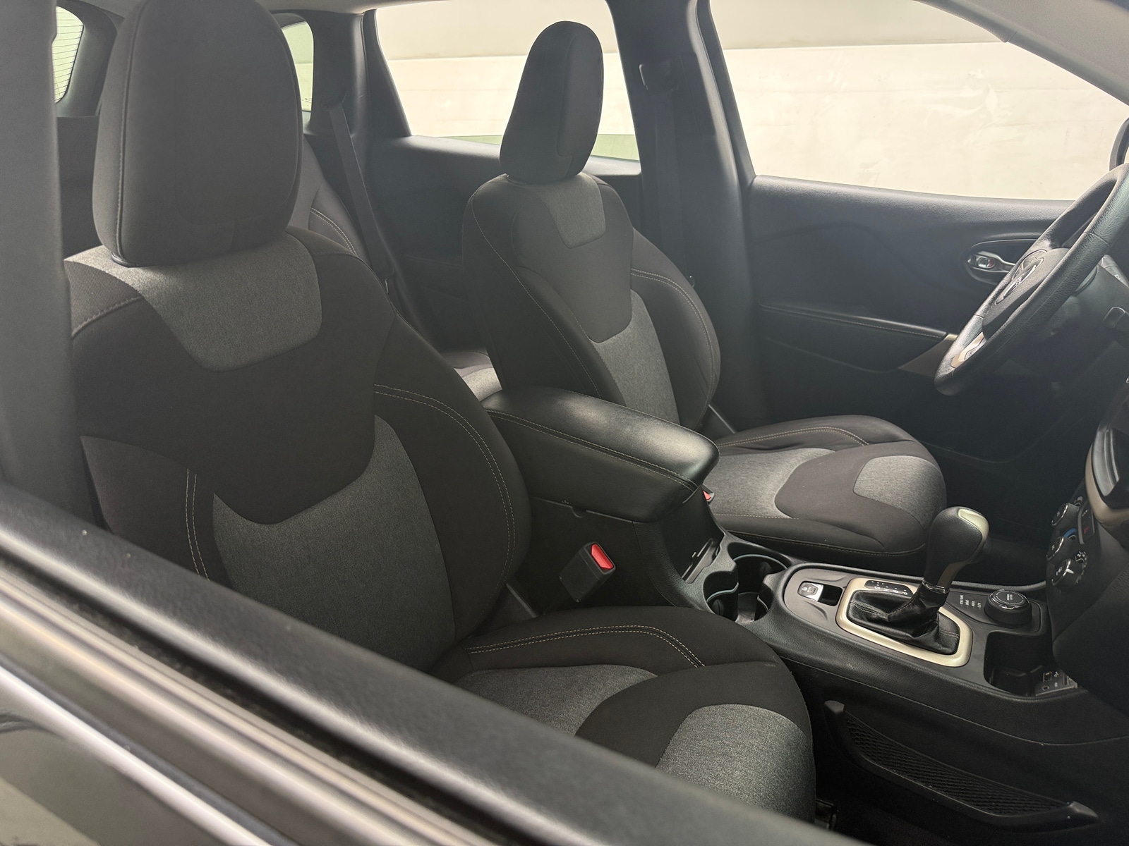 Thumbnail: 2017 Jeep Cherokee - 2