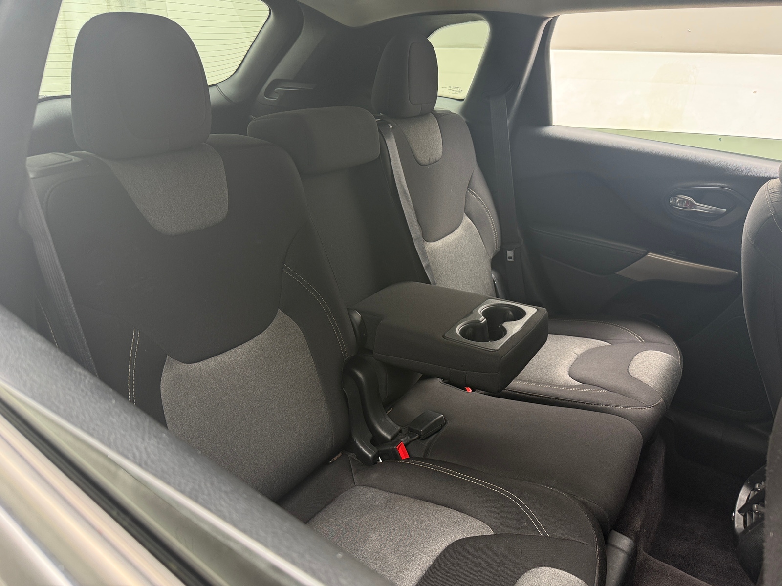 Thumbnail: 2017 Jeep Cherokee - 6