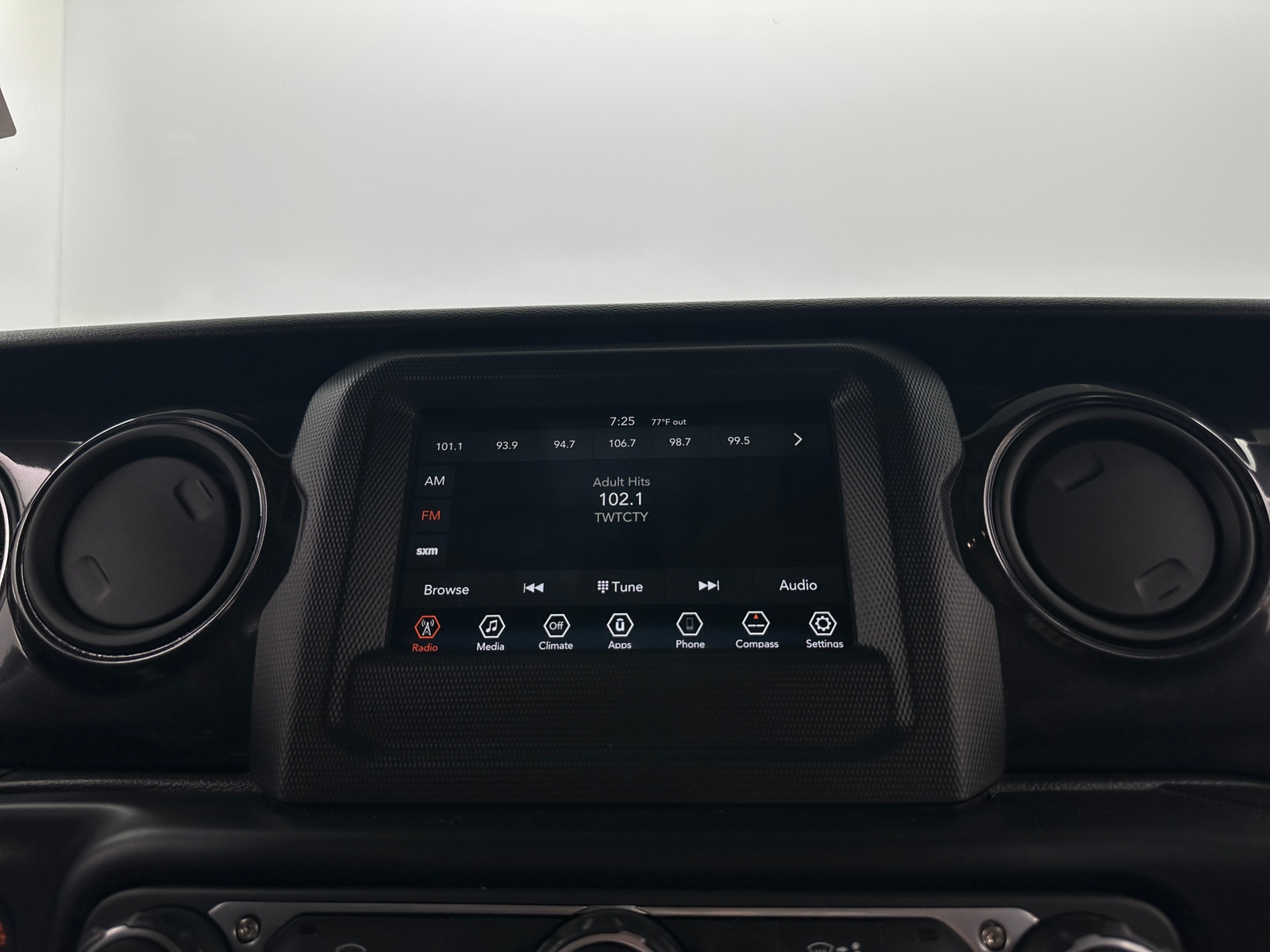 Thumbnail: 2022 Jeep Wrangler - 4