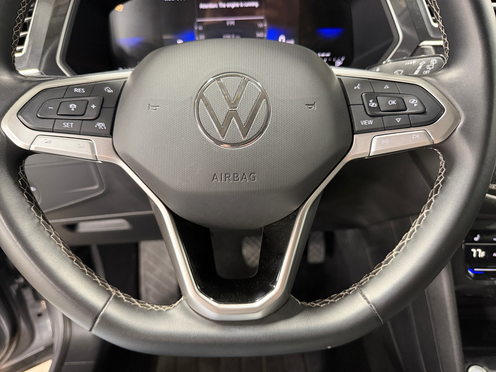 Thumbnail: 2024 Volkswagen Tiguan - 4