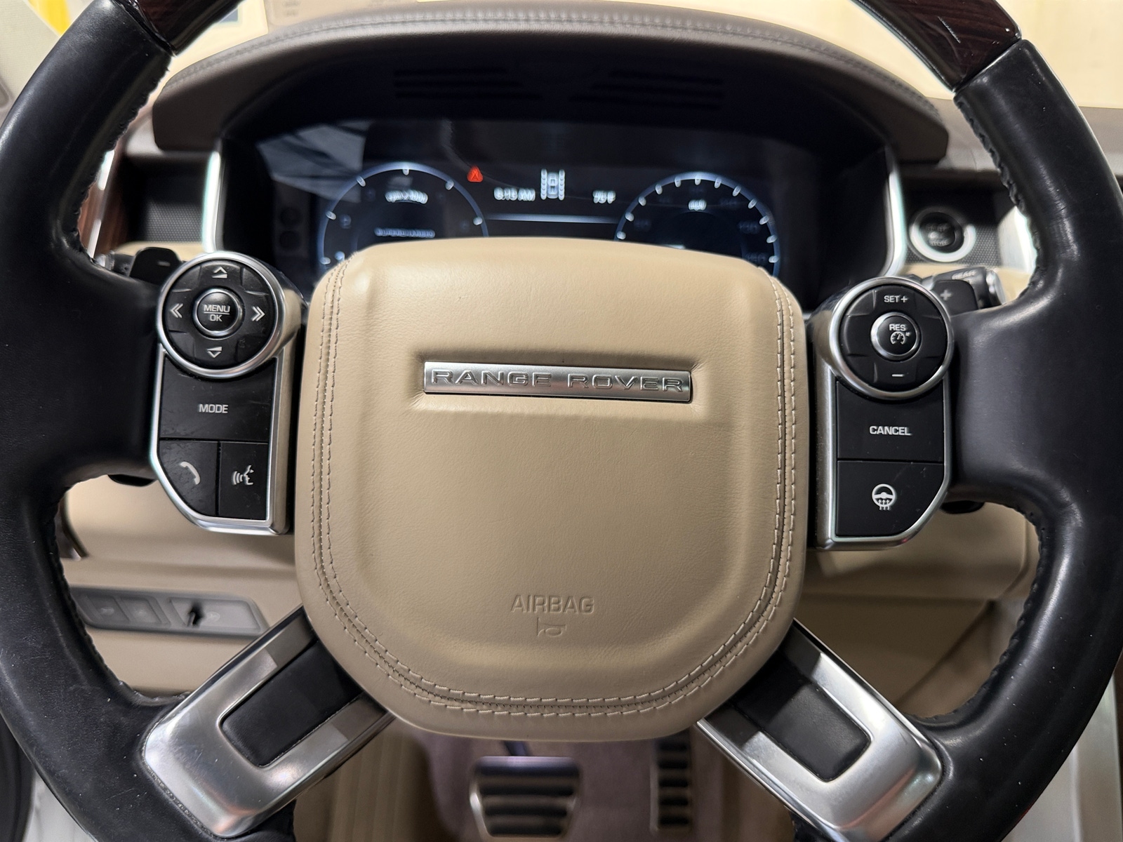 Thumbnail: 2016 Land Rover Range Rover - 4