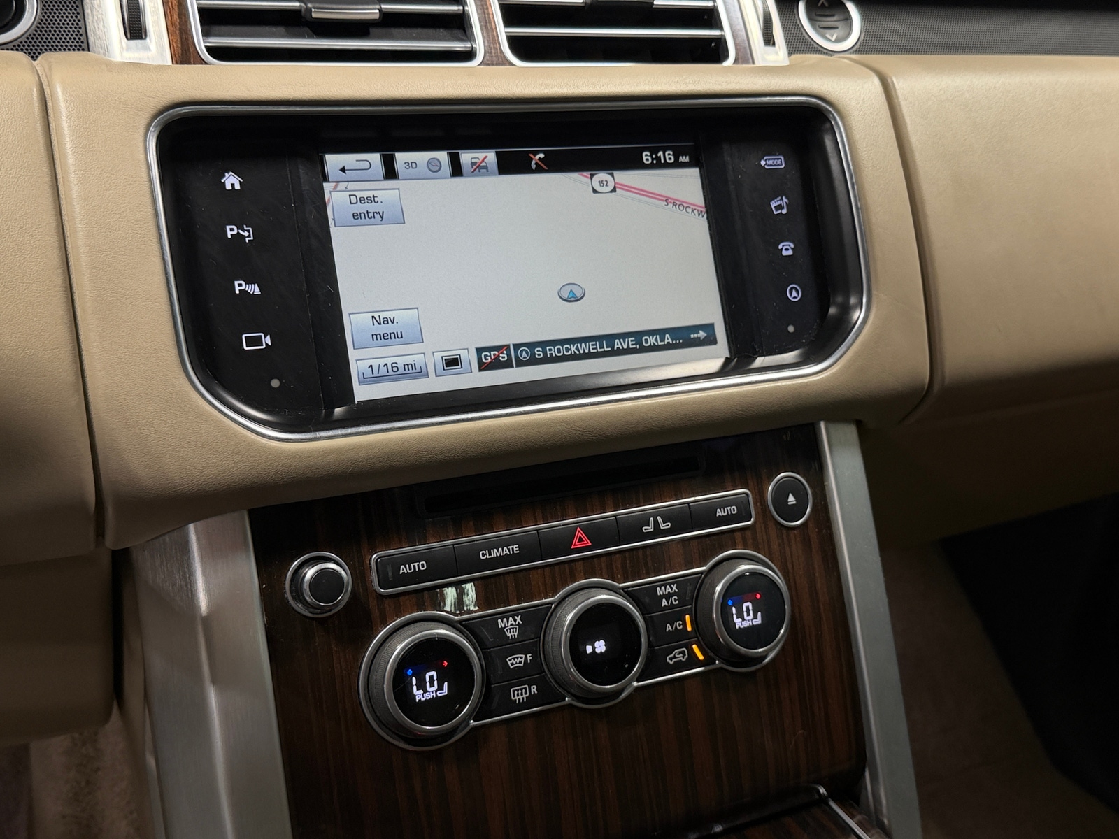 Thumbnail: 2016 Land Rover Range Rover - 3