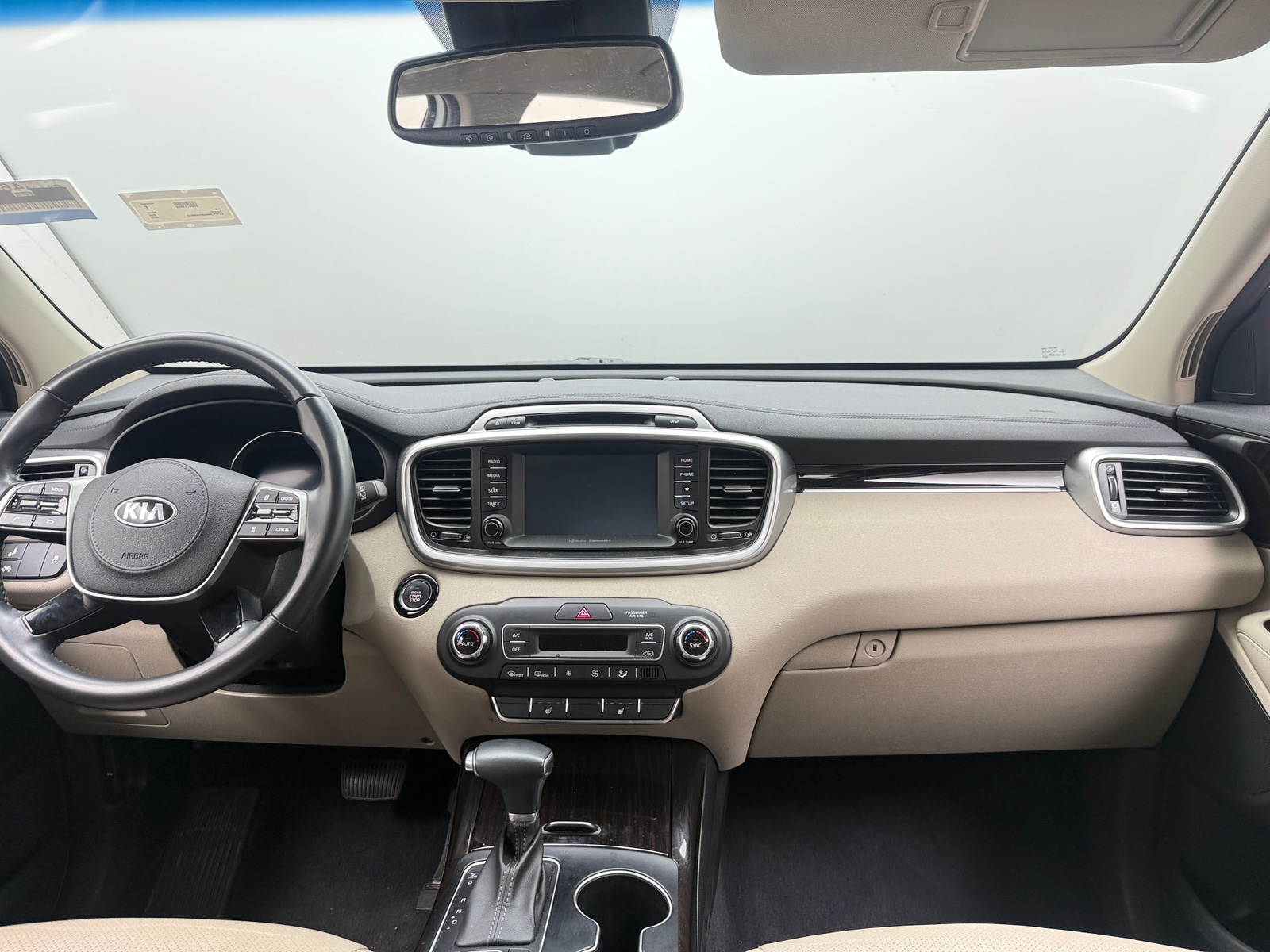 Thumbnail: 2019 Kia Sorento - 2