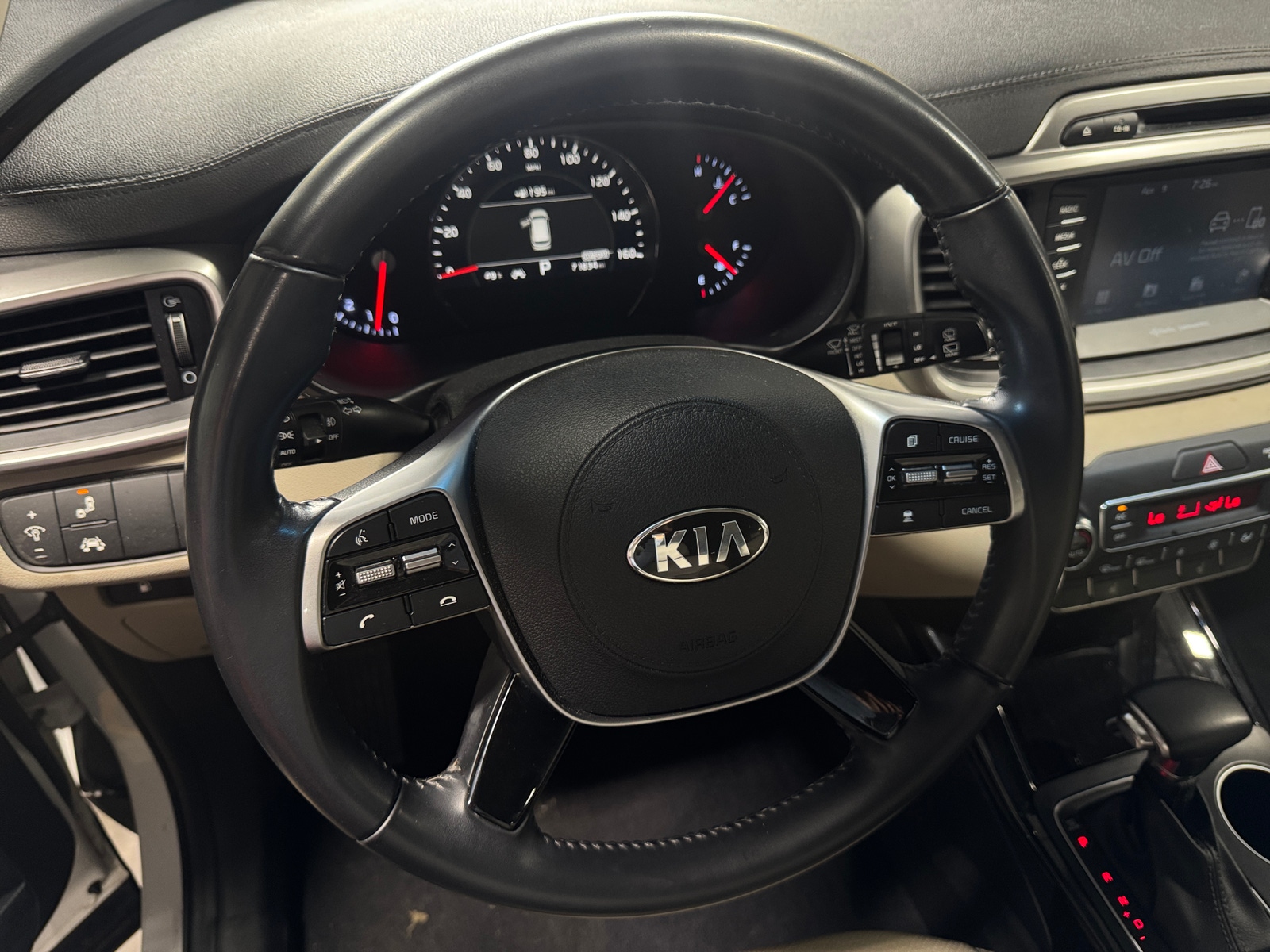 Thumbnail: 2019 Kia Sorento - 4