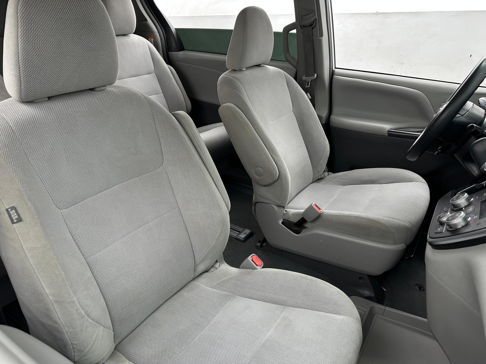 Thumbnail: 2019 Toyota Sienna - 2