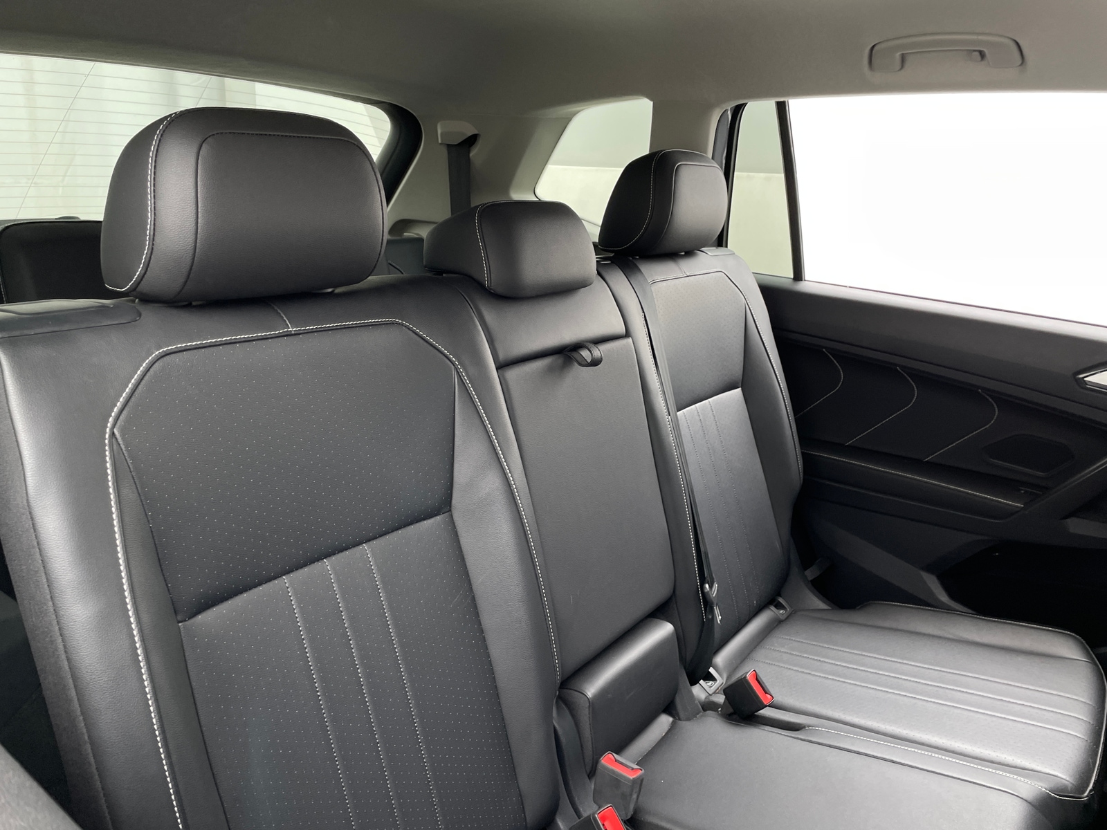 Thumbnail: 2022 Volkswagen Tiguan - 5