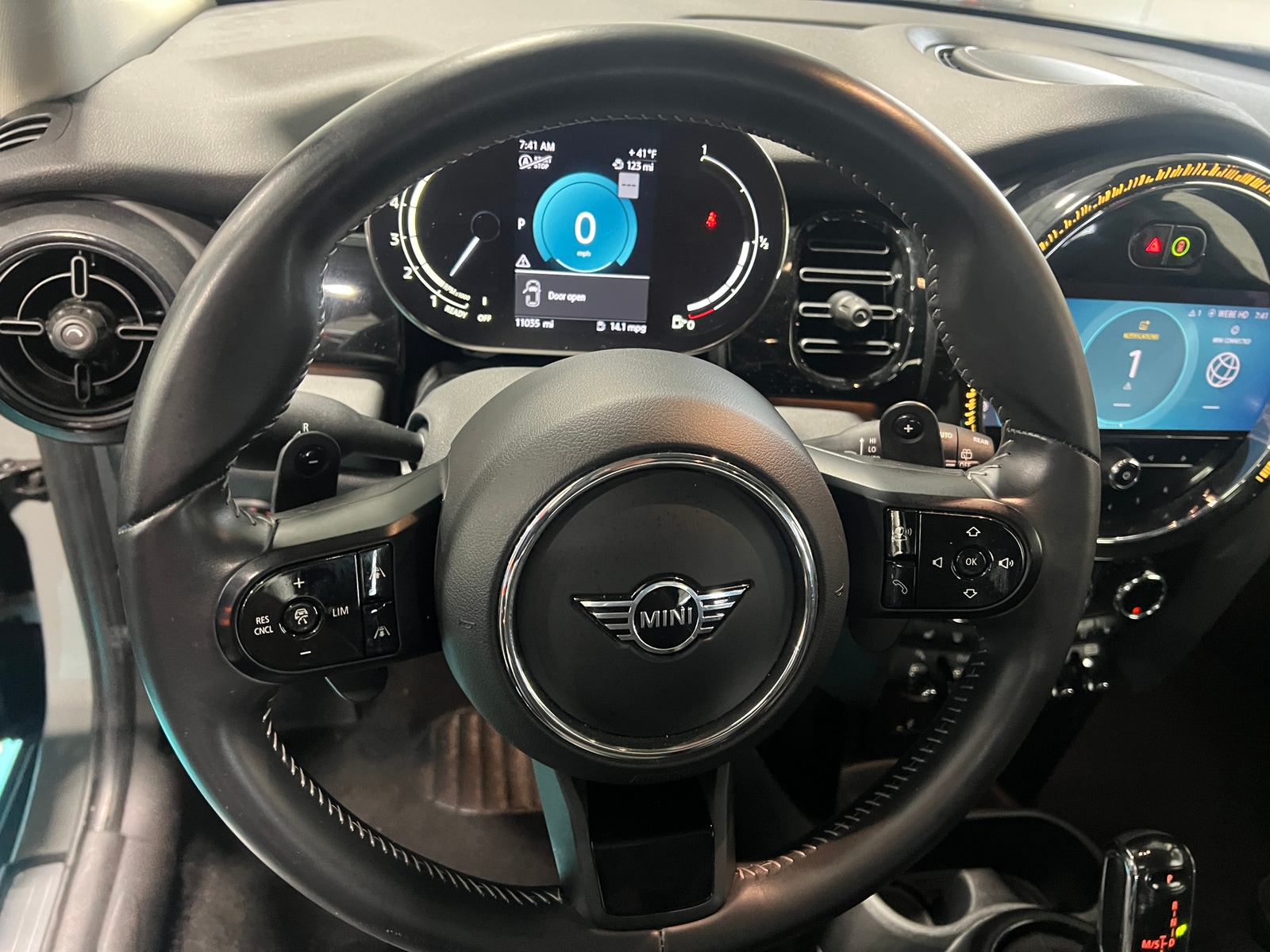 Thumbnail: 2022 MINI Cooper Hardtop - 4