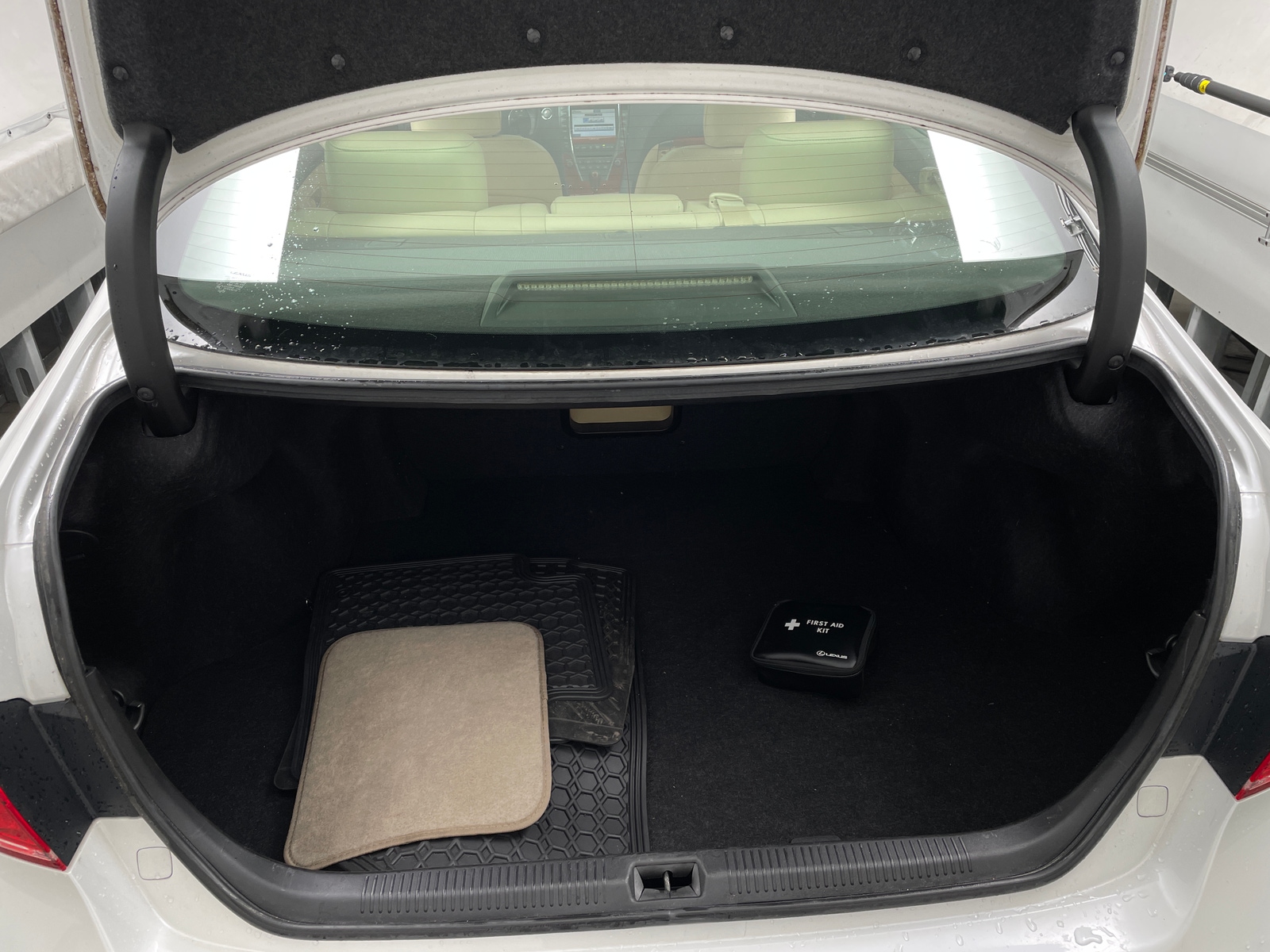 Thumbnail: 2011 Lexus ES - 6