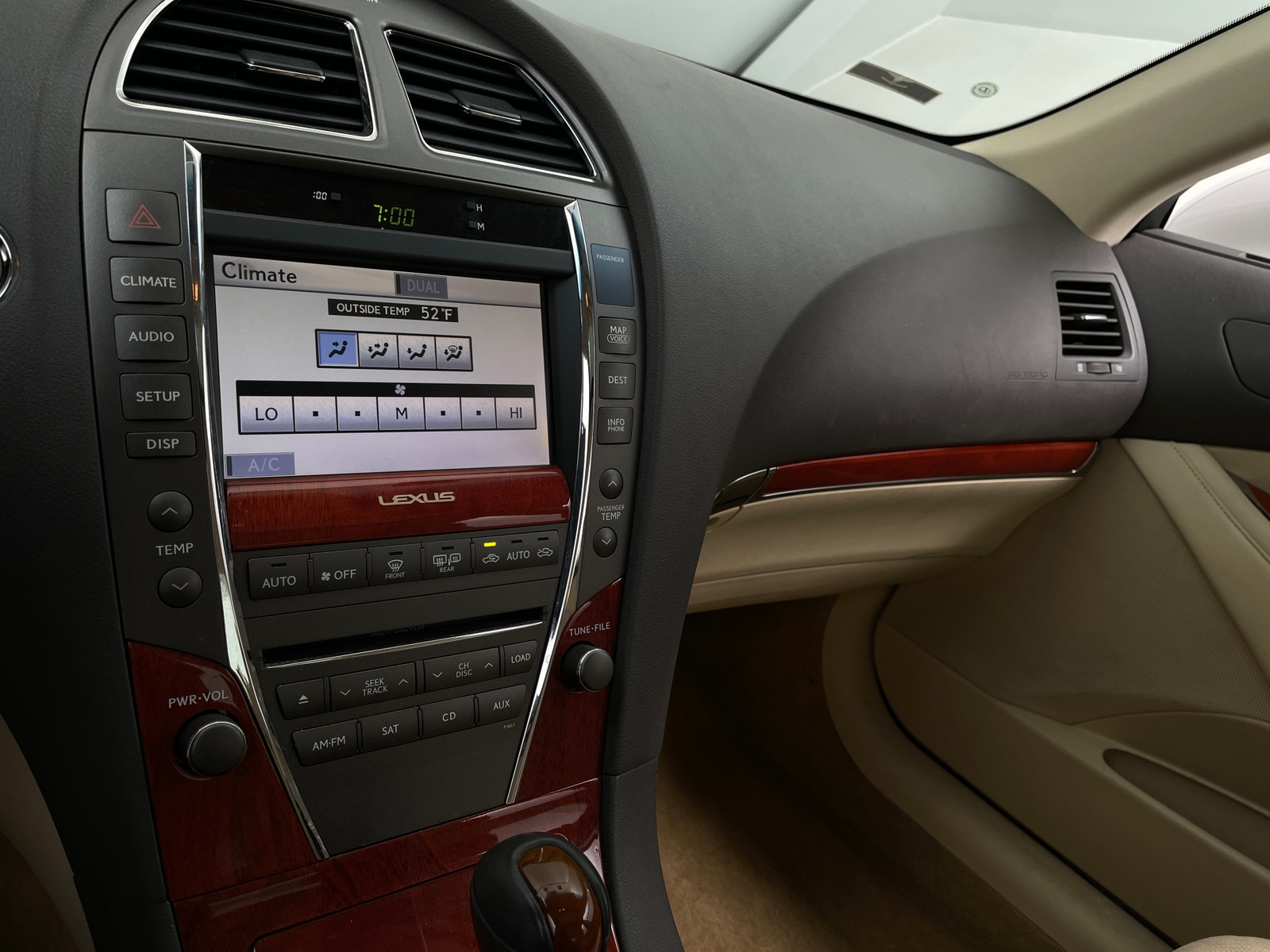 Thumbnail: 2011 Lexus ES - 3