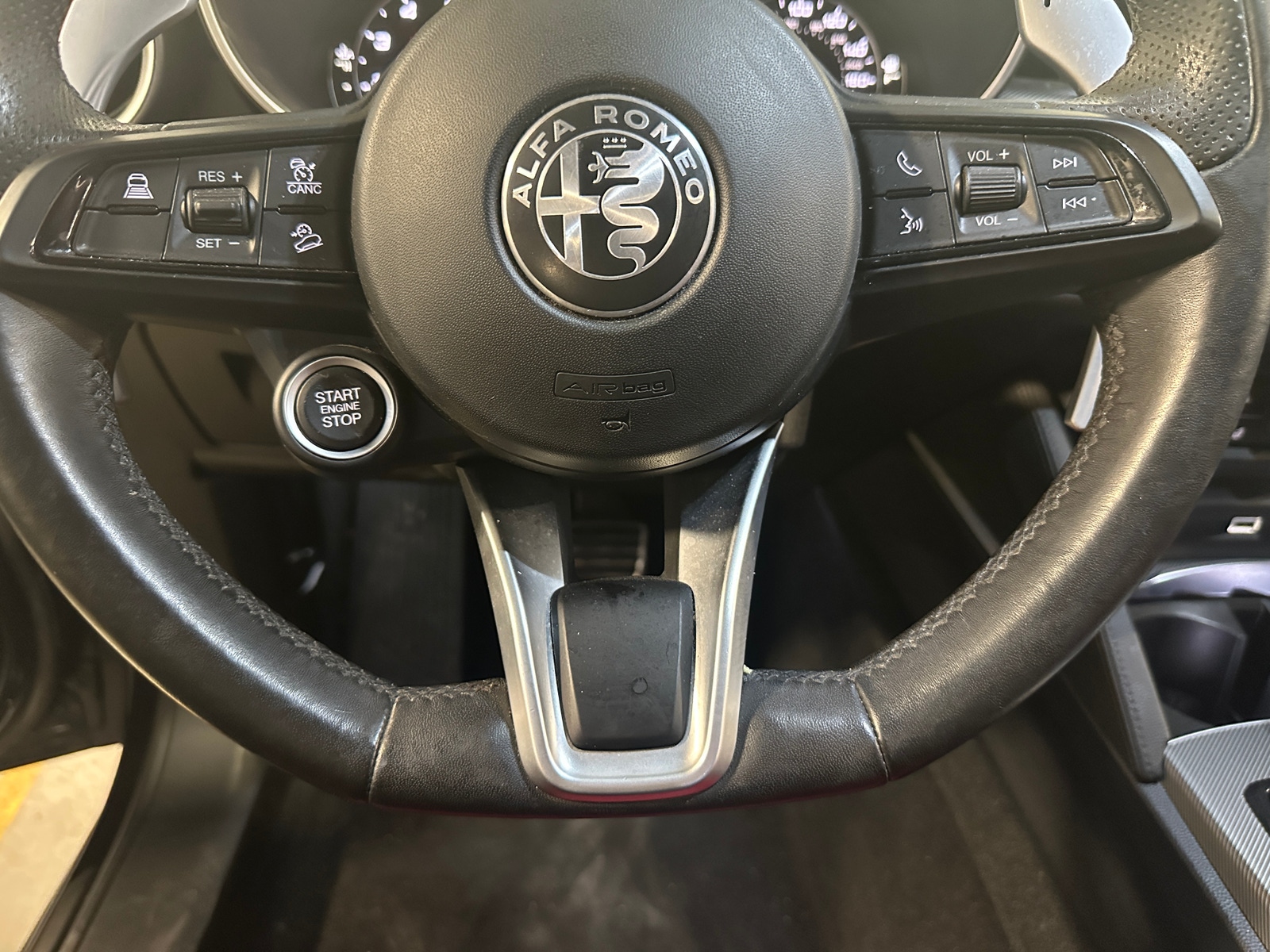 Thumbnail: 2022 Alfa Romeo Stelvio - 4