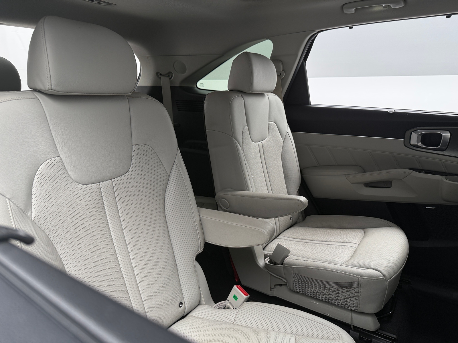 Thumbnail: 2023 Kia Sorento - 5