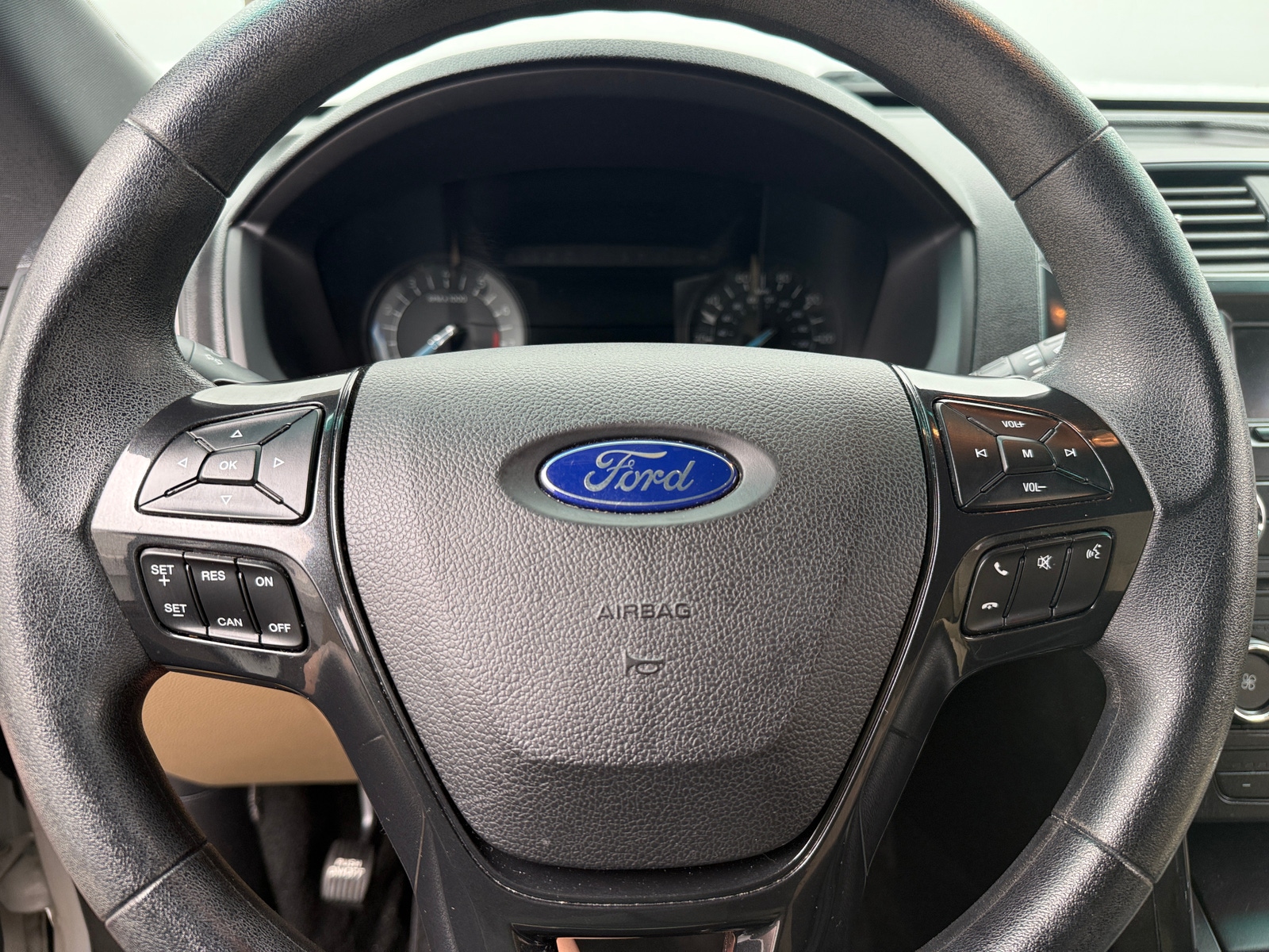 Thumbnail: 2017 Ford Explorer - 5