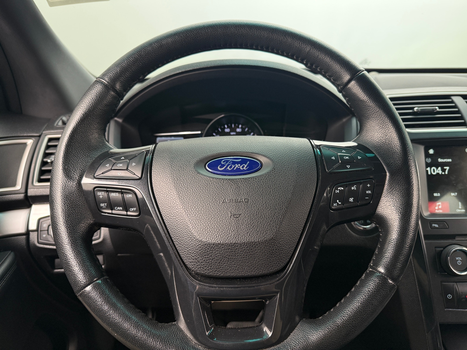 Thumbnail: 2017 Ford Explorer - 5