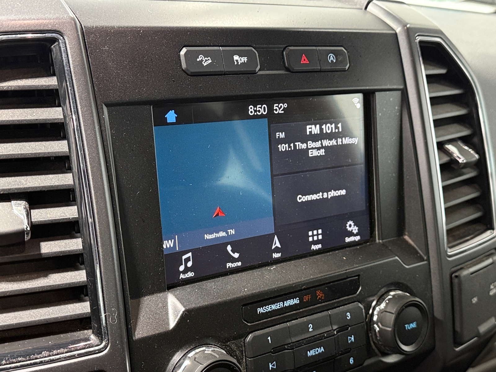 Thumbnail: 2019 Ford Econoline - 4