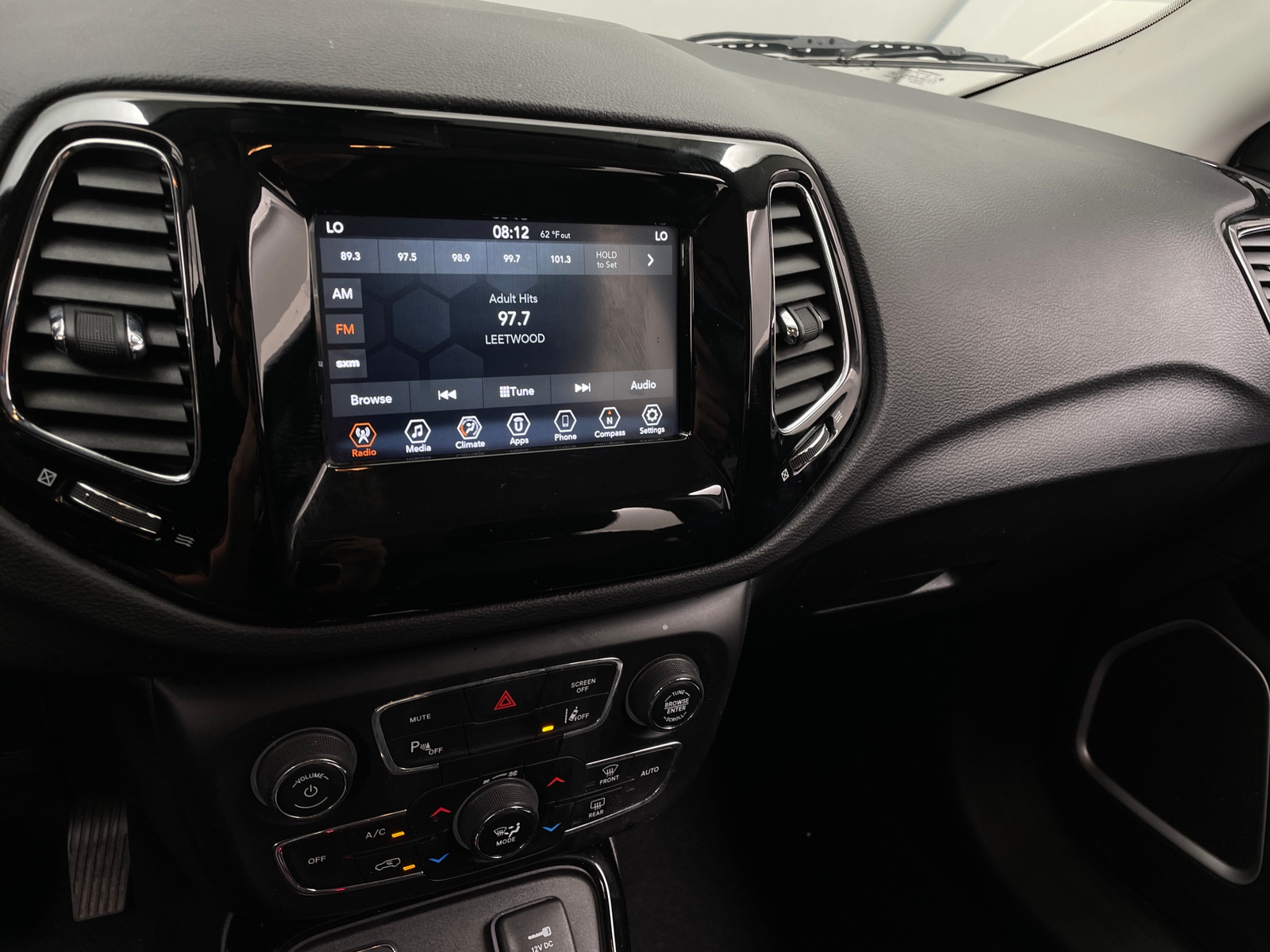 Thumbnail: 2021 Jeep Compass - 3