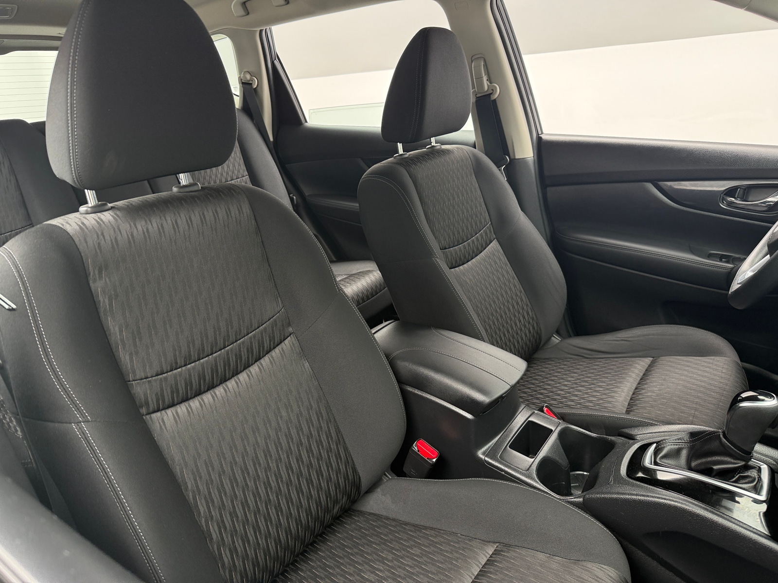 Thumbnail: 2017 Nissan Rogue - 2