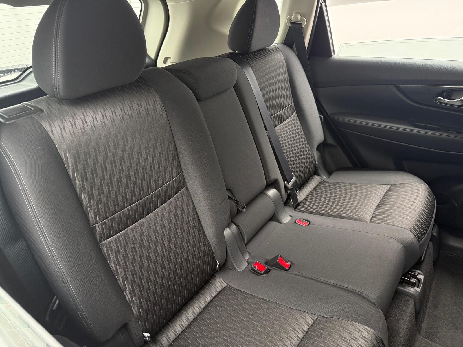 Thumbnail: 2017 Nissan Rogue - 6