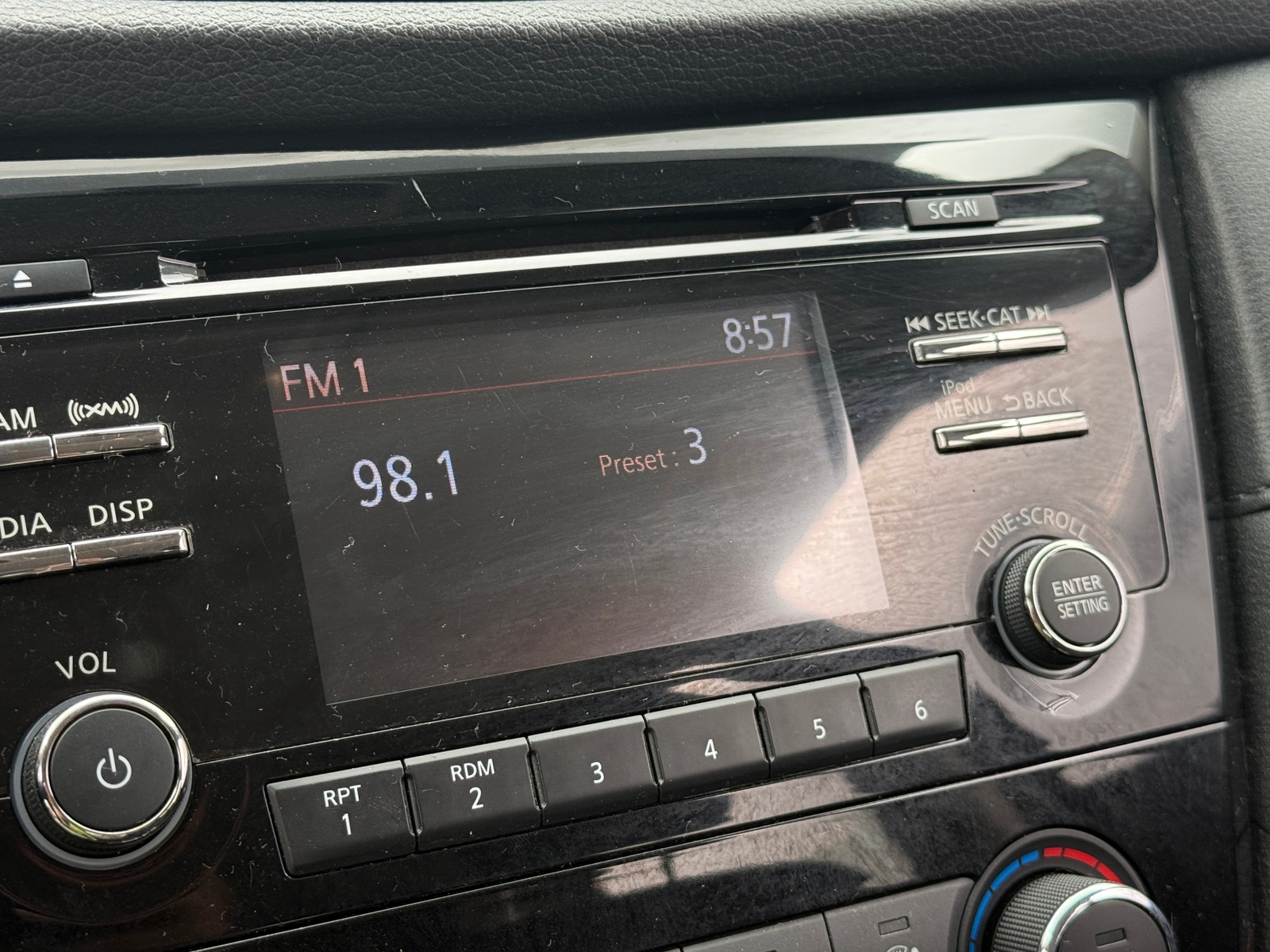 Thumbnail: 2017 Nissan Rogue - 4