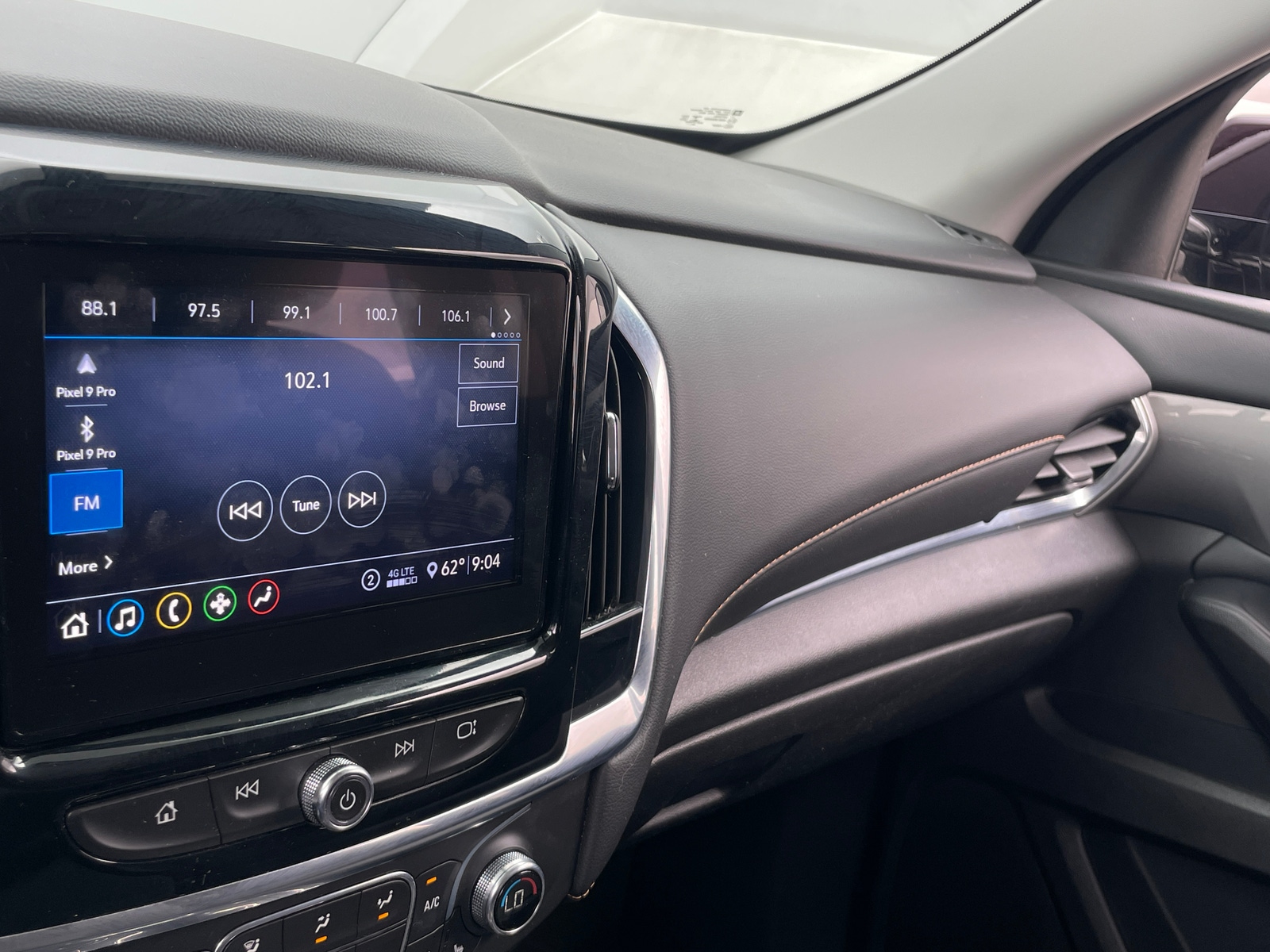 Thumbnail: 2020 Chevrolet Traverse - 4